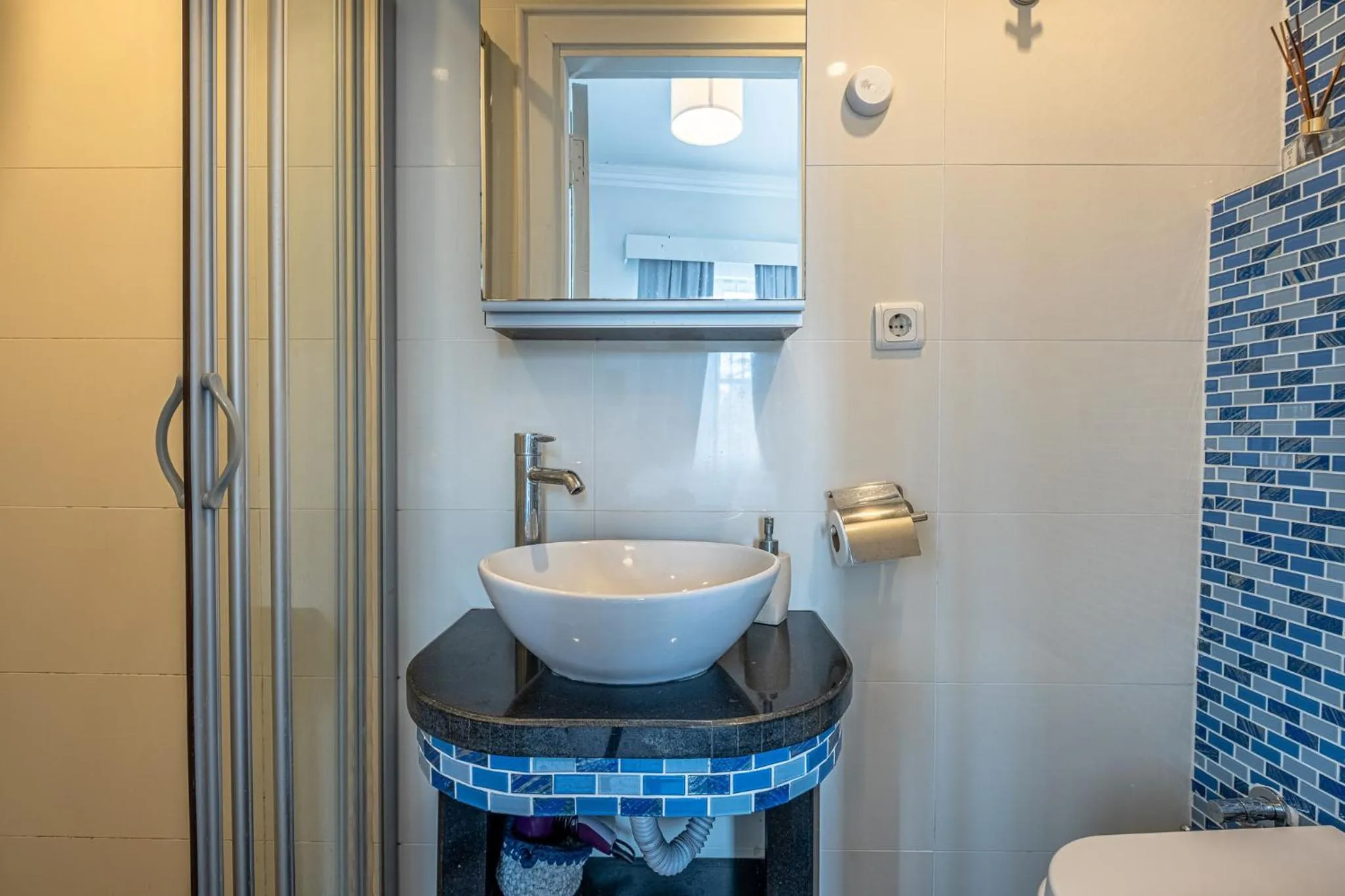 Shower in Villa Tulipan