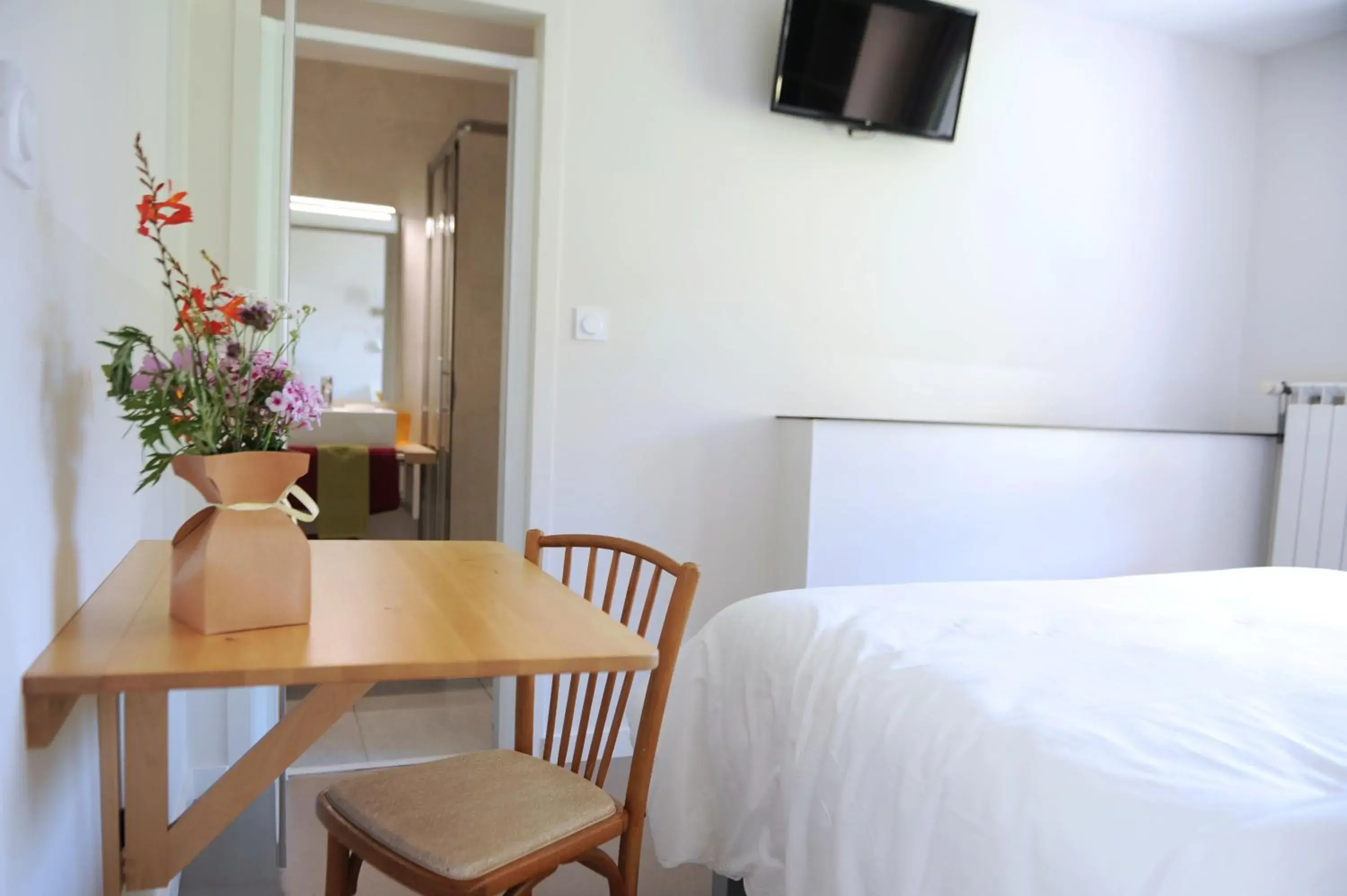 Double Room in Logis Hotel Xoko-Goxoa Double Room in Logis Hotel Xoko-Goxoa