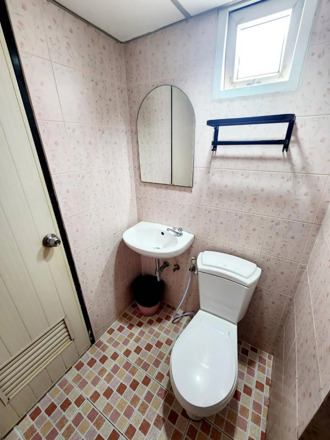 Bathroom in Khaosan Art Hotel