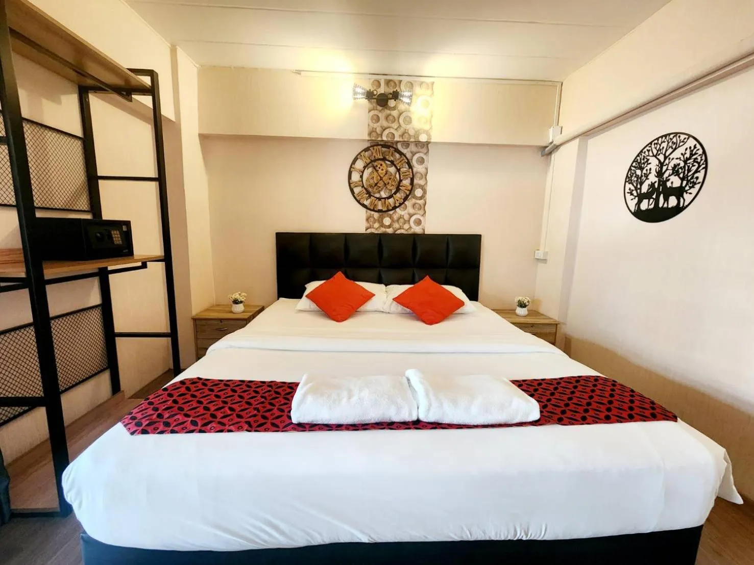 Bed in Khaosan Art Hotel