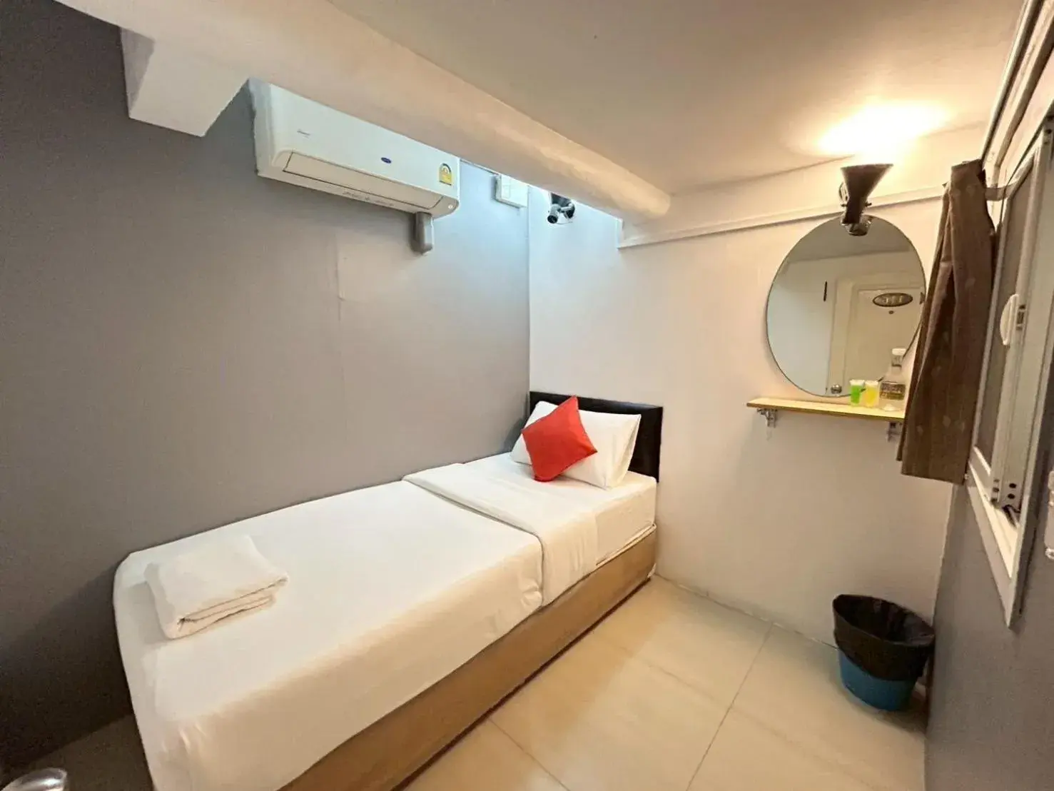 Single Room with Shared Bathroom in Khaosan Art Hotel Single Room with Shared Bathroom in Khaosan Art Hotel