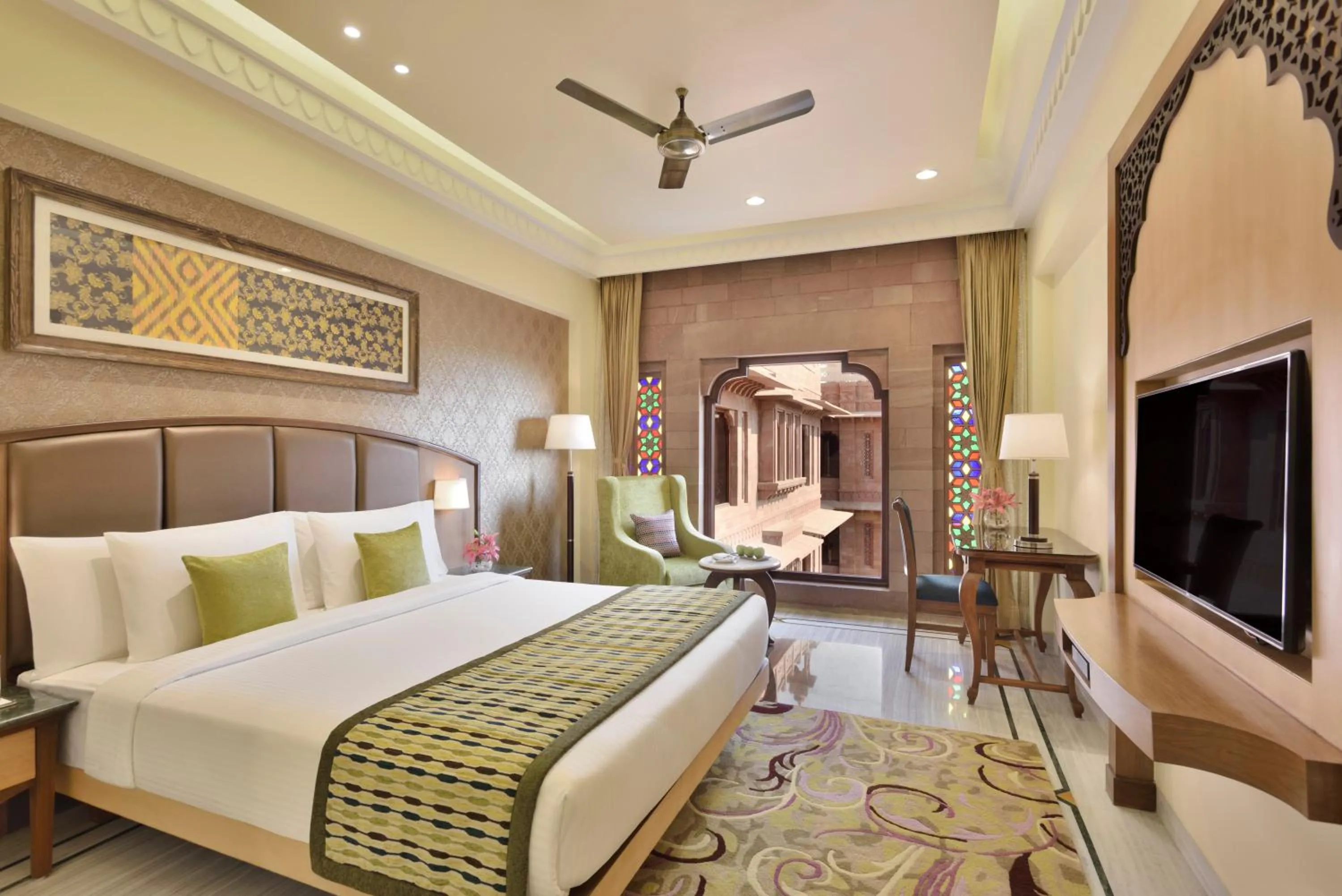 Bedroom, Bed in Radisson Jodhpur