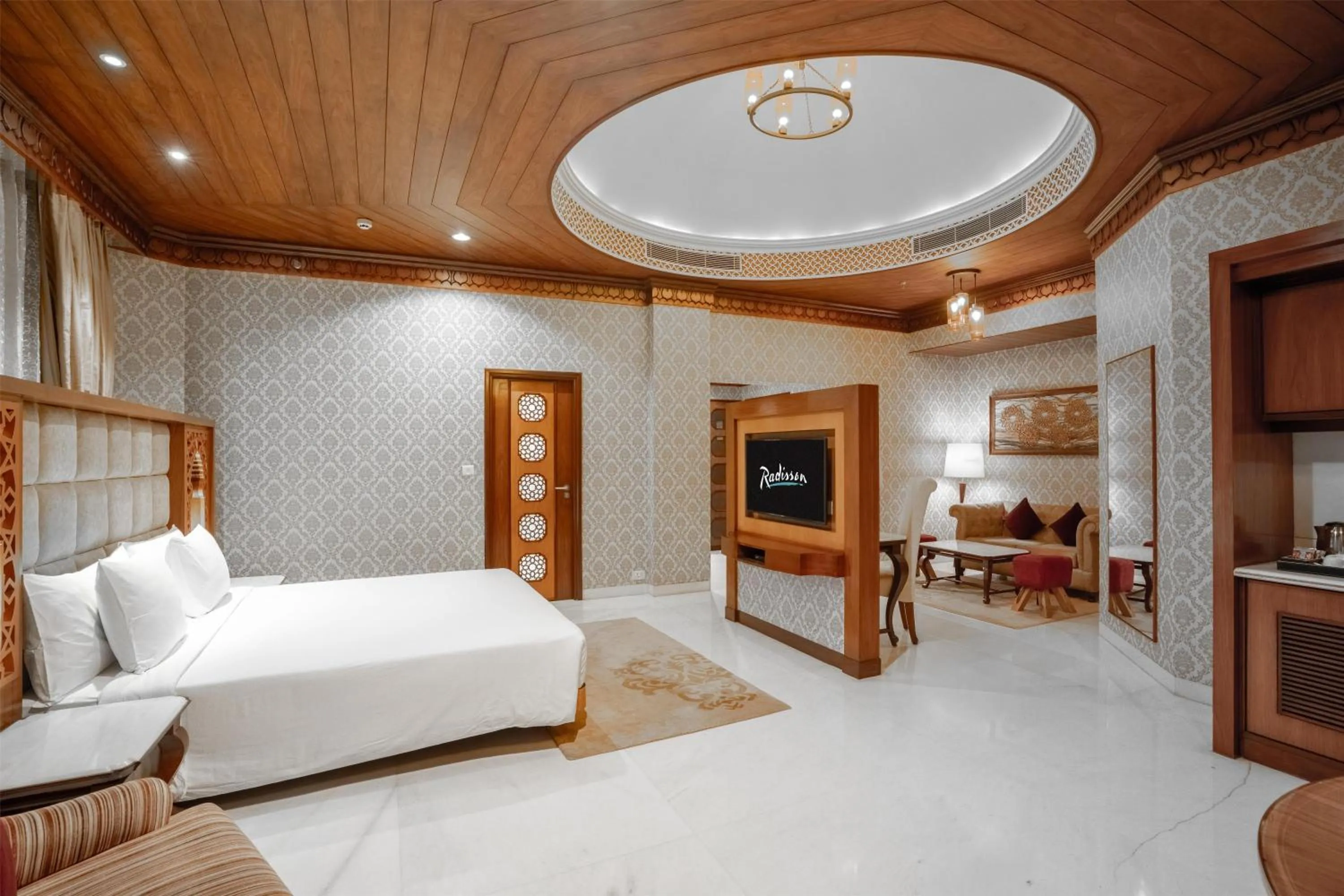 Photo of the whole room, Bed in Radisson Jodhpur