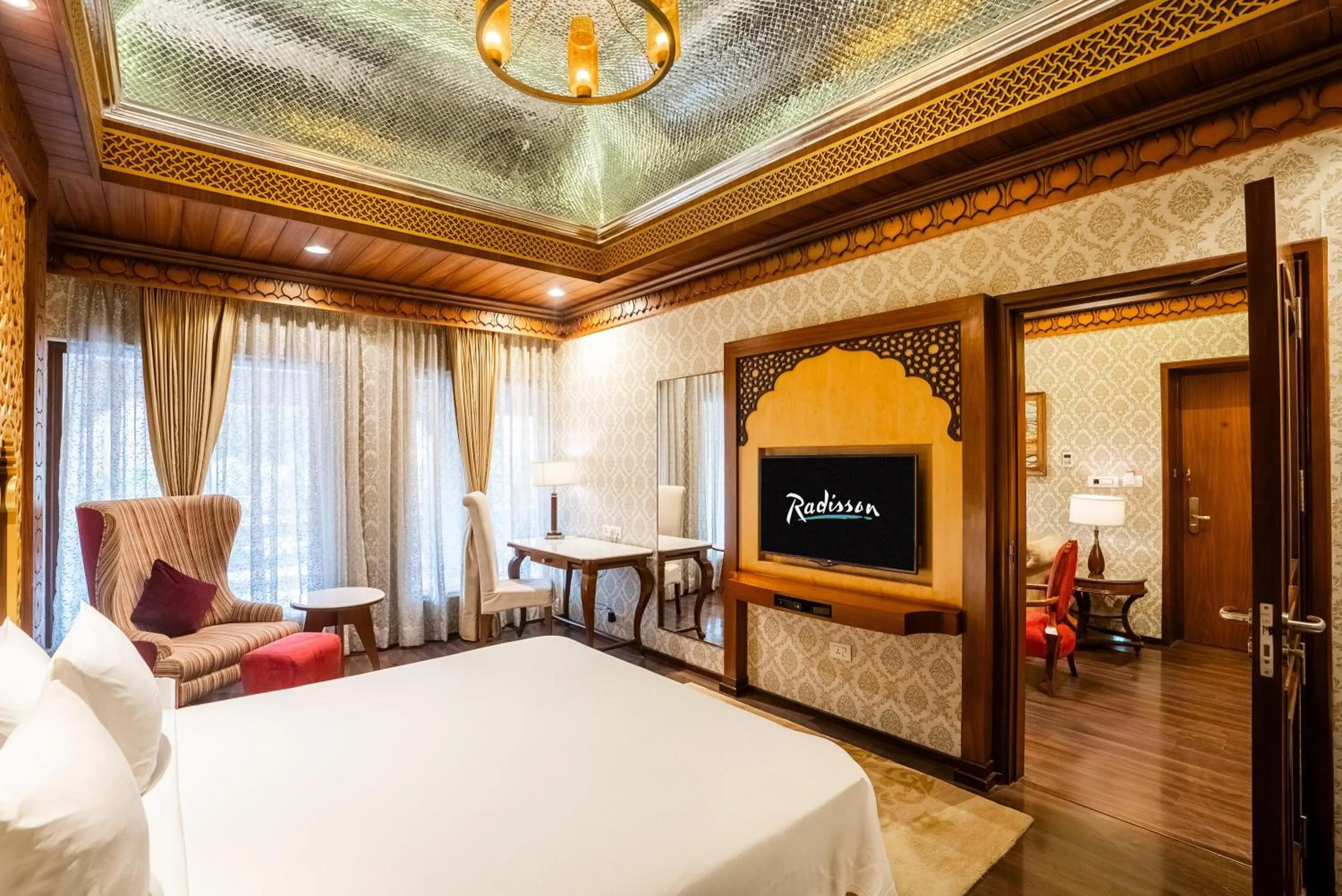 Photo of the whole room, Bed in Radisson Jodhpur