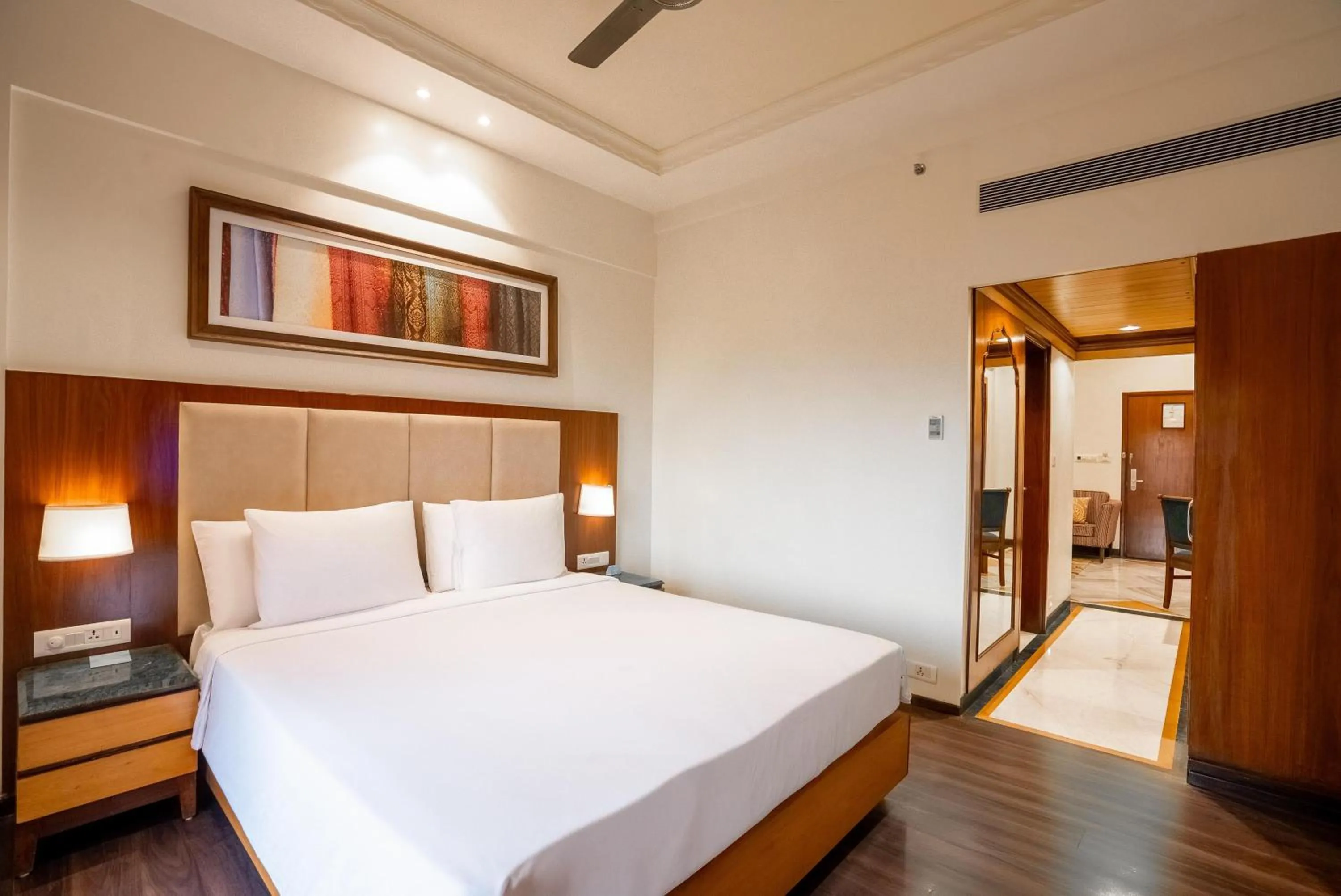 Photo of the whole room, Bed in Radisson Jodhpur