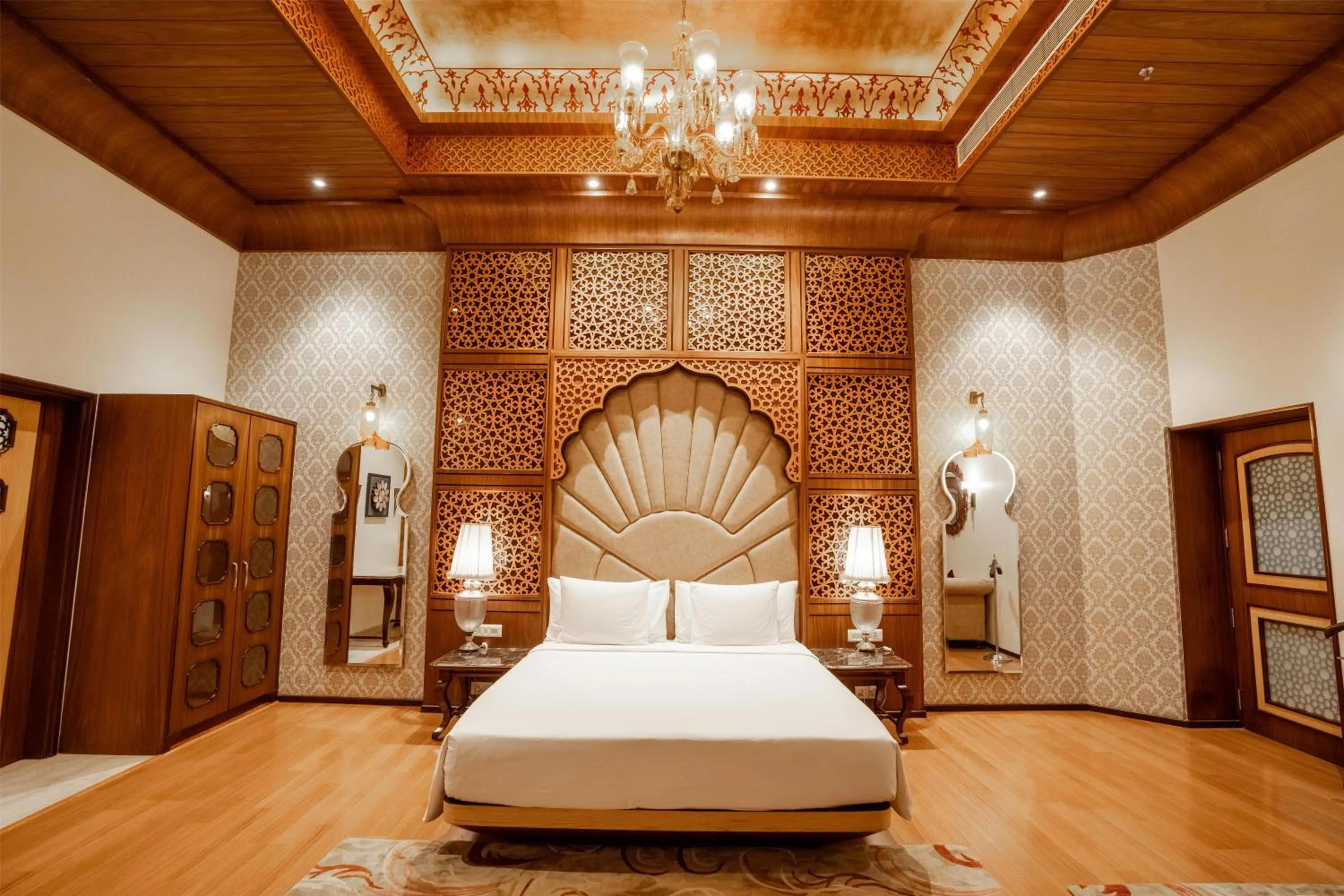 Photo of the whole room, Bed in Radisson Jodhpur