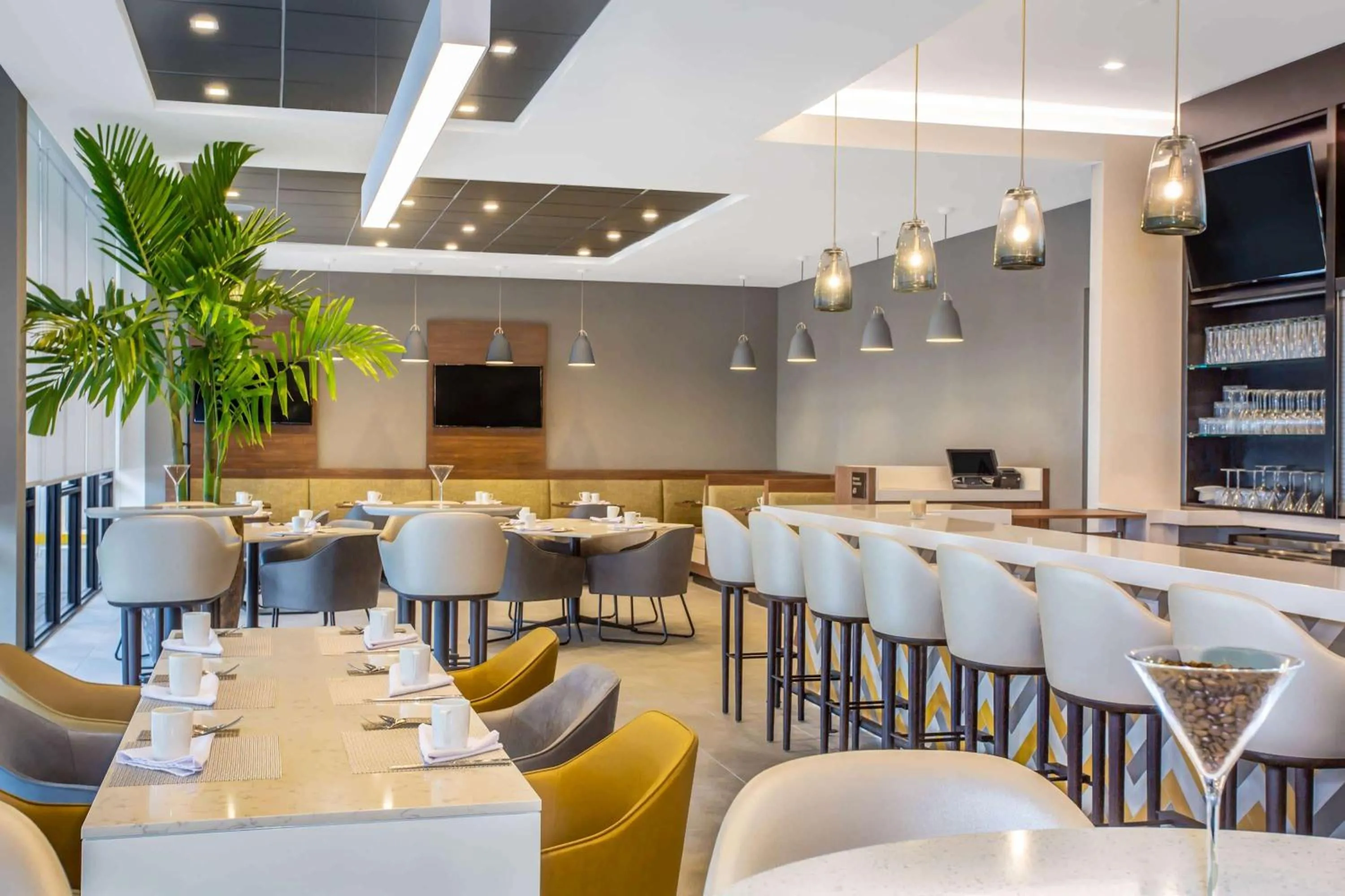 Restaurant/places to eat in Wyndham Garden Ft Lauderdale Airport & Cruise Port