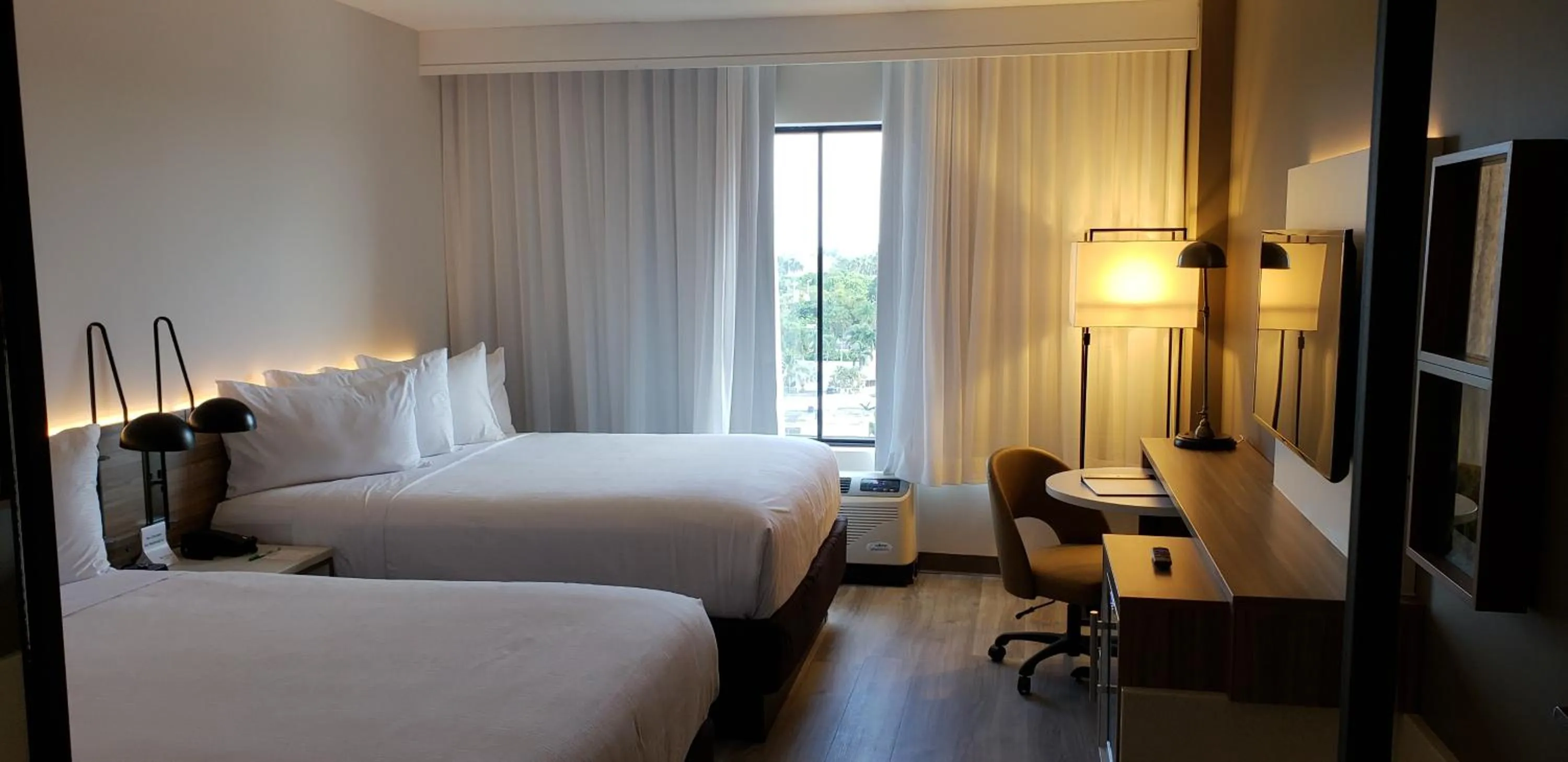 Bed in Wyndham Garden Ft Lauderdale Airport & Cruise Port