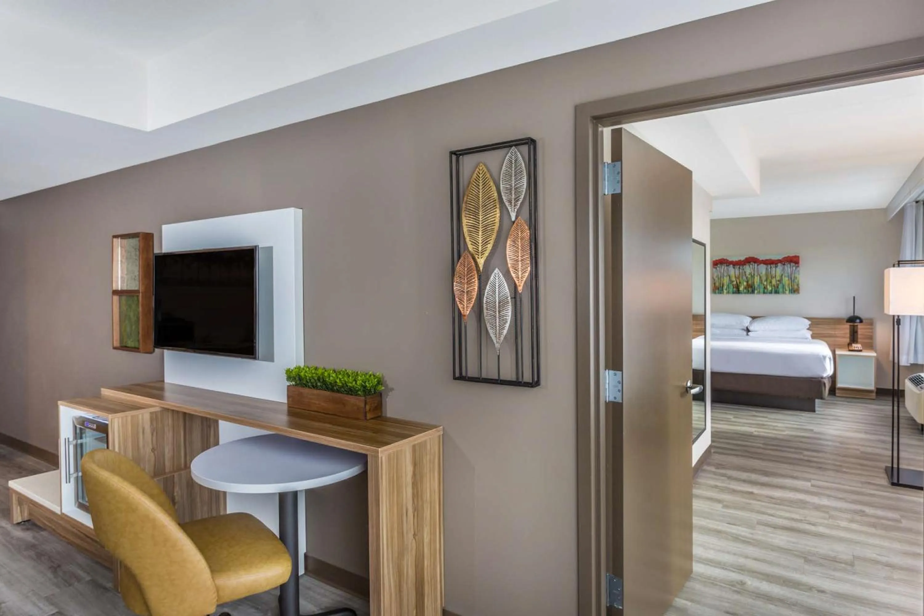 Communal lounge/ TV room, Bed in Wyndham Garden Ft Lauderdale Airport & Cruise Port