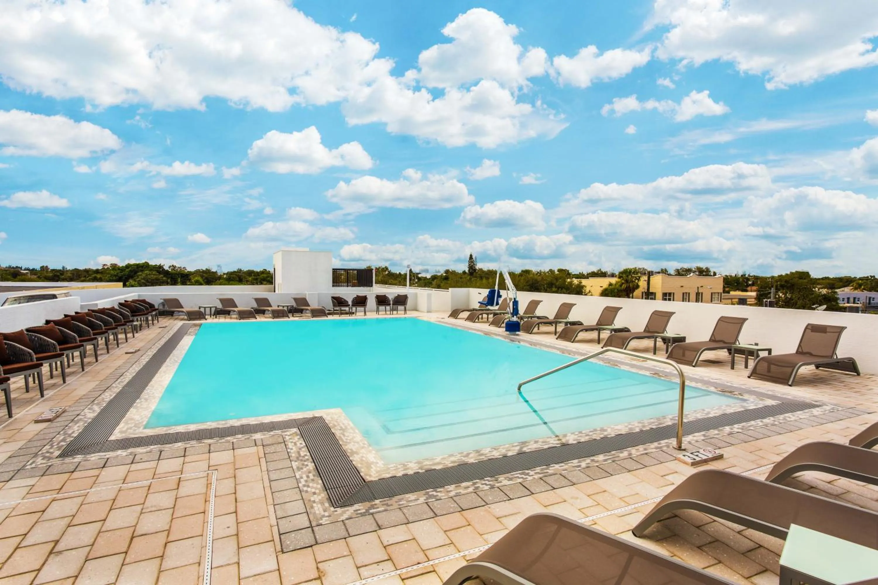 Swimming pool in Wyndham Garden Ft Lauderdale Airport & Cruise Port