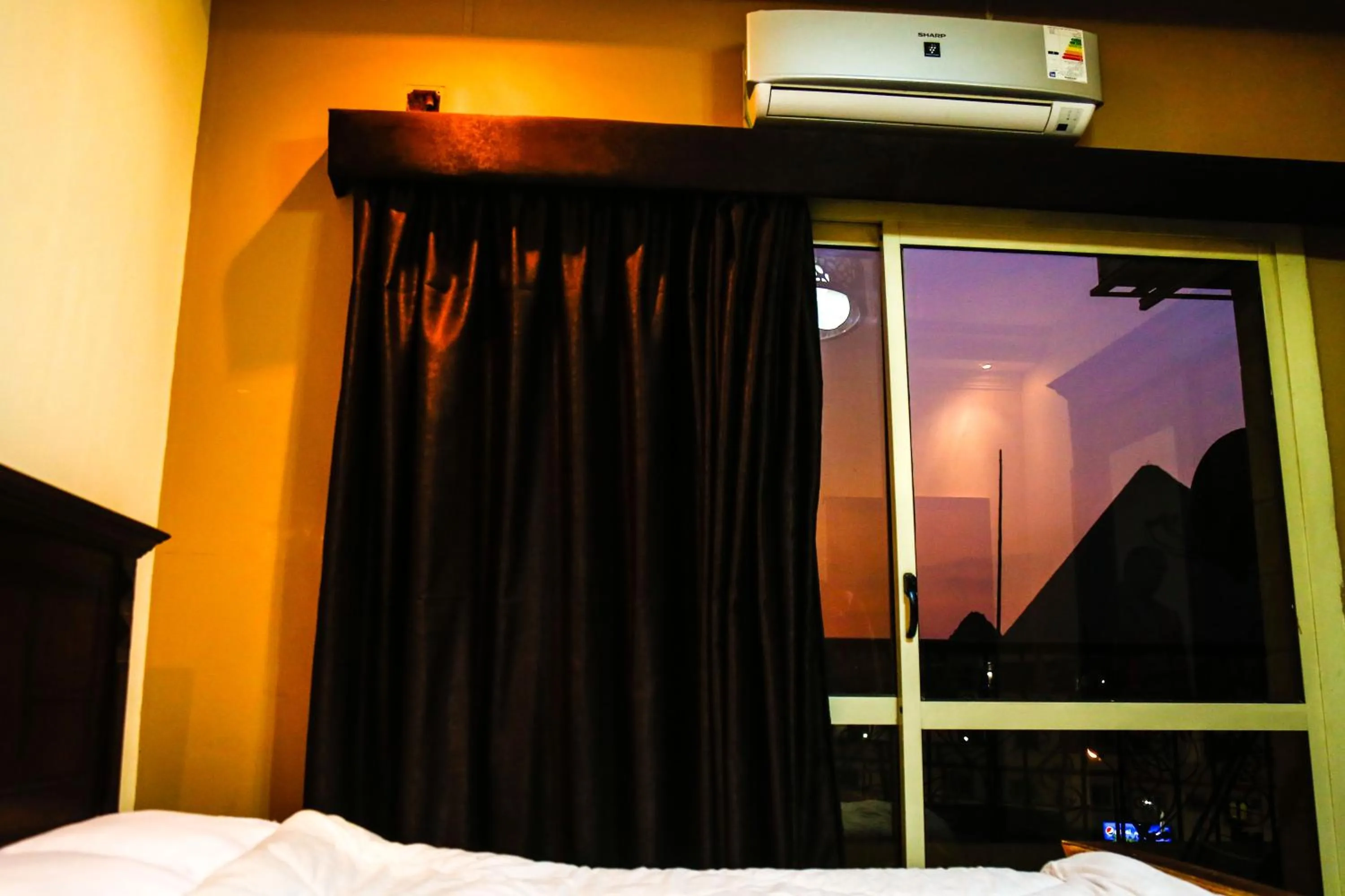 Happy days Pyramids Inn