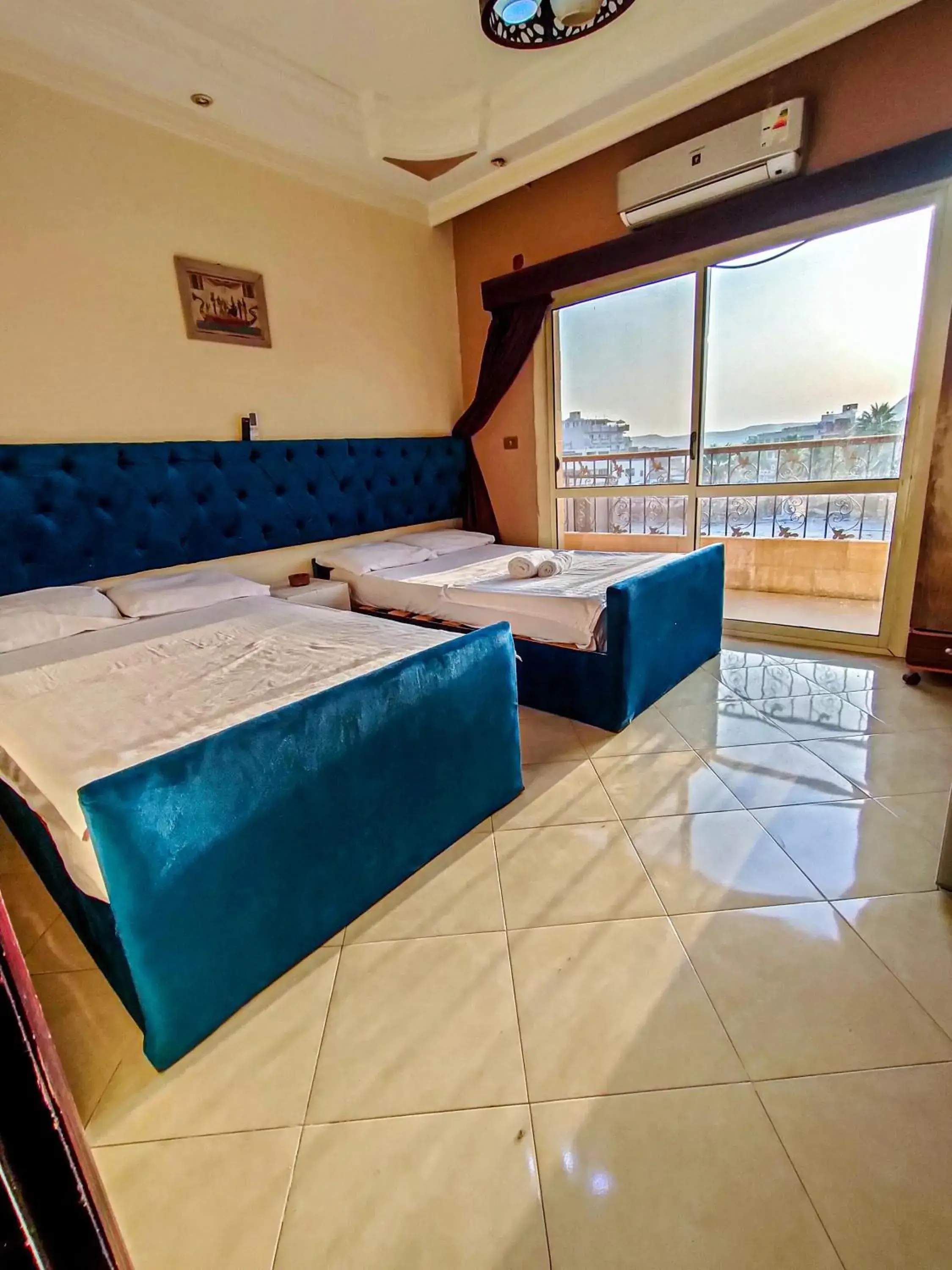 Deluxe Double Room in Happy days Pyramids Inn Deluxe Double Room in Happy days Pyramids Inn