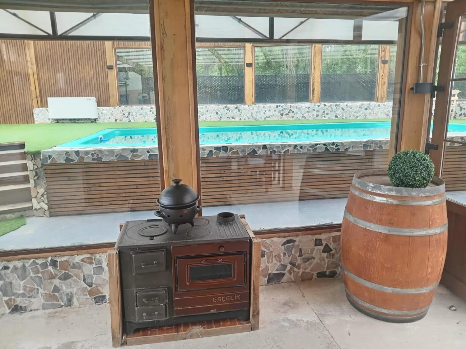 Pool view in Hostal Doble E Patagonia