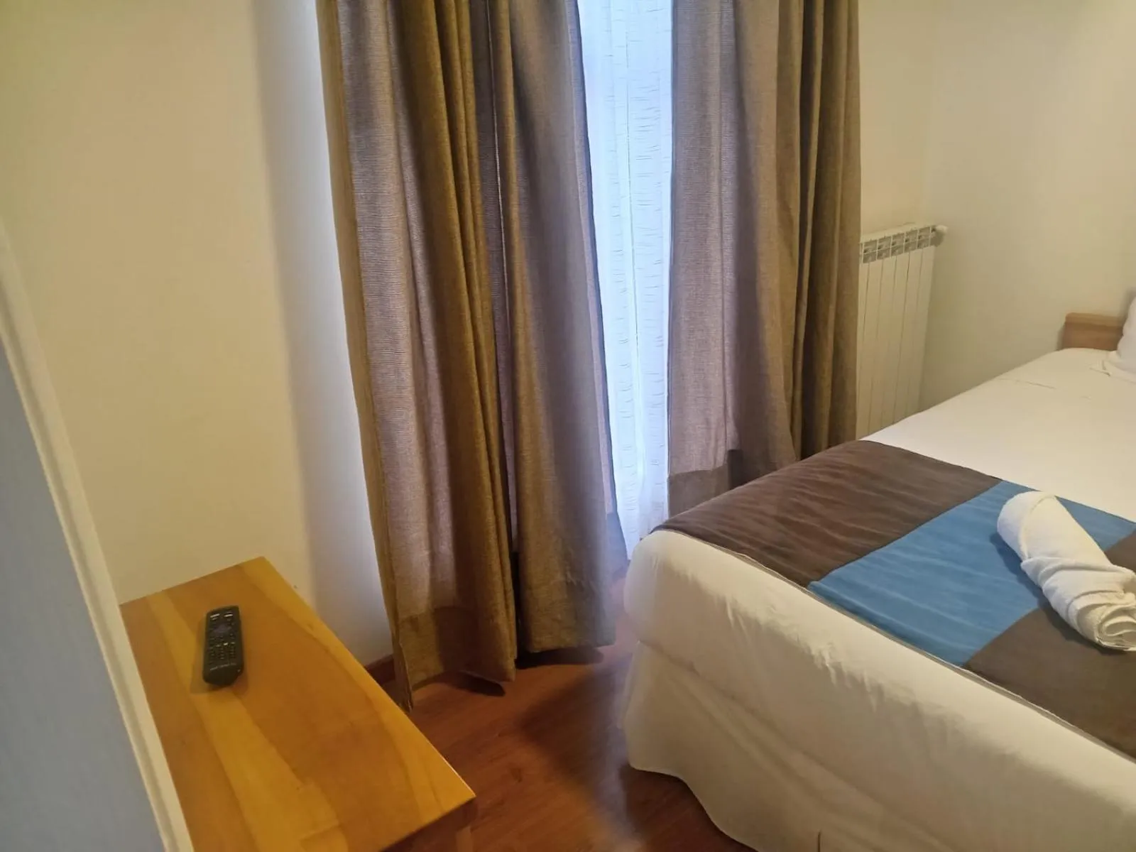 Bedroom, Bed in Hostal Doble E Patagonia