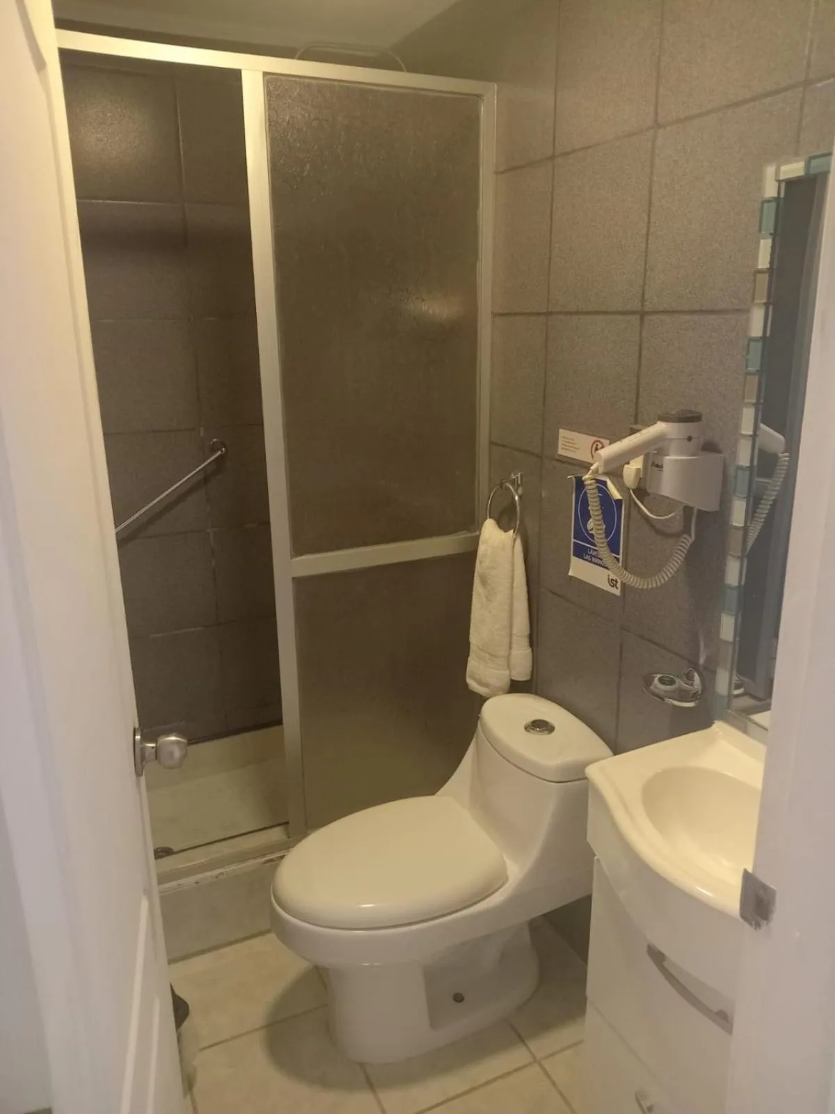 Shower in Hostal Doble E Patagonia