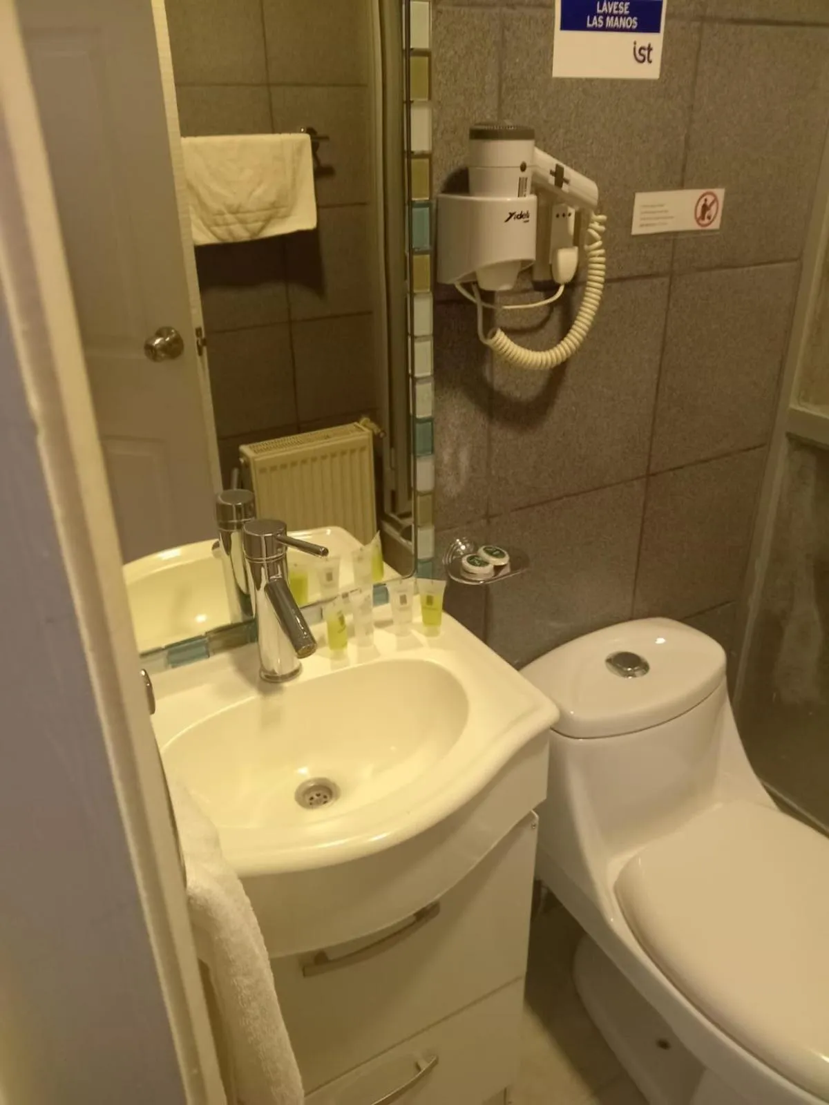 Bathroom in Hostal Doble E Patagonia