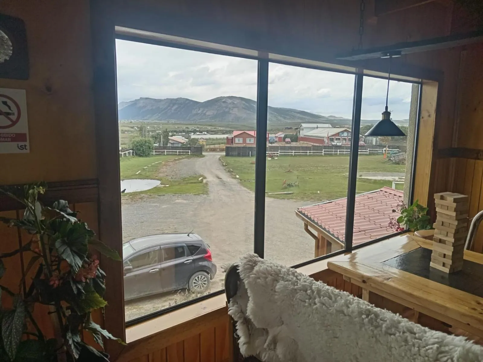 Mountain view in Hostal Doble E Patagonia