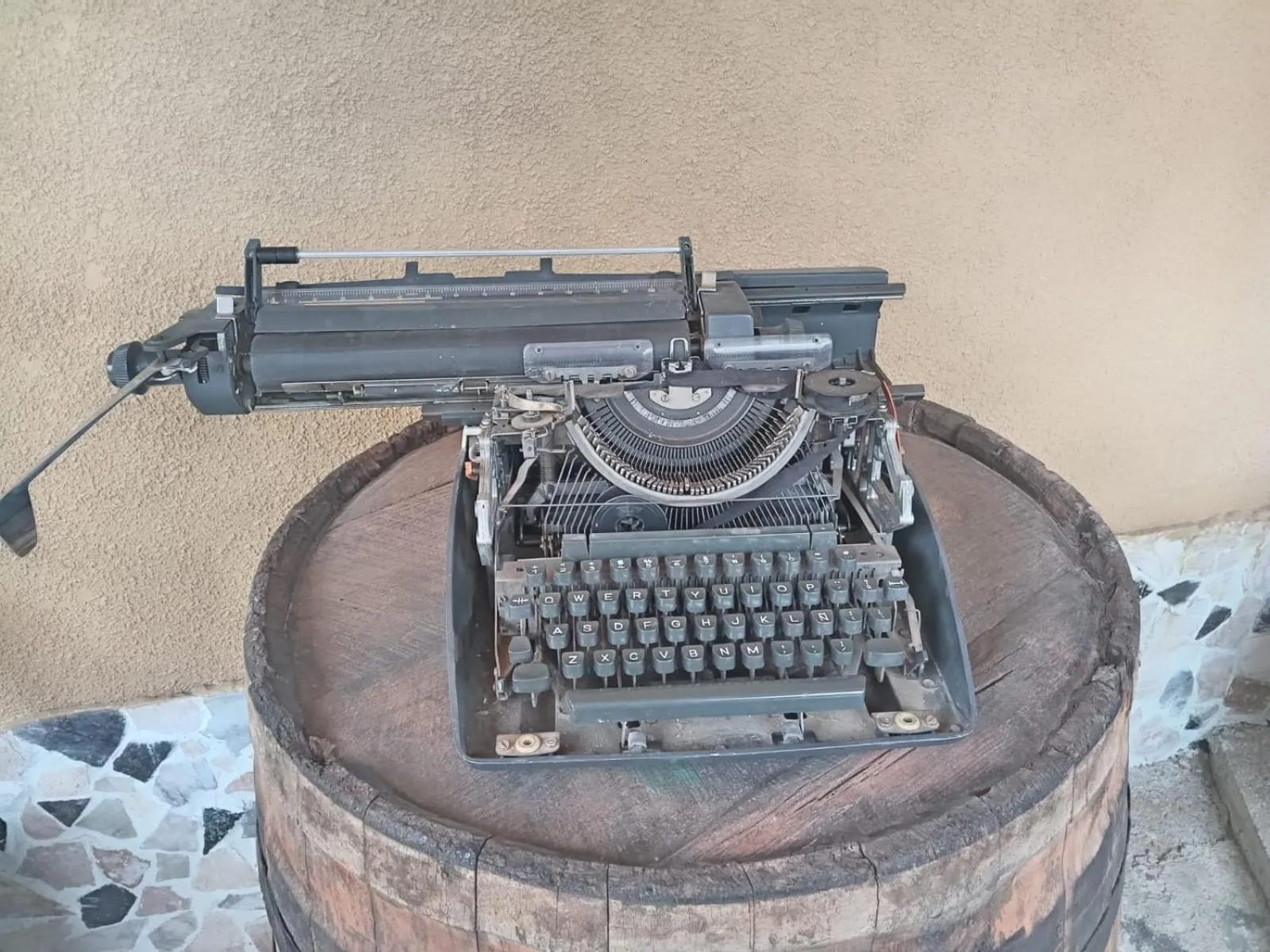 Inner courtyard view in Hostal Doble E Patagonia