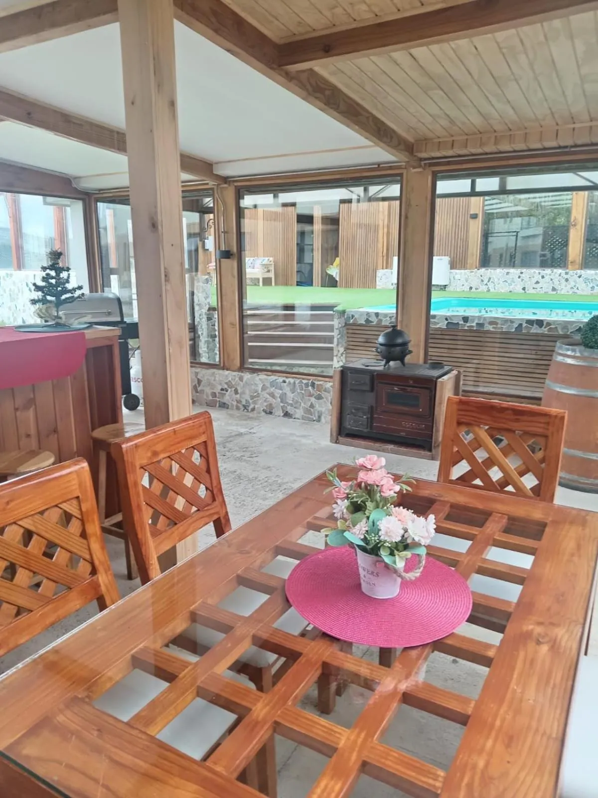 Inner courtyard view in Hostal Doble E Patagonia