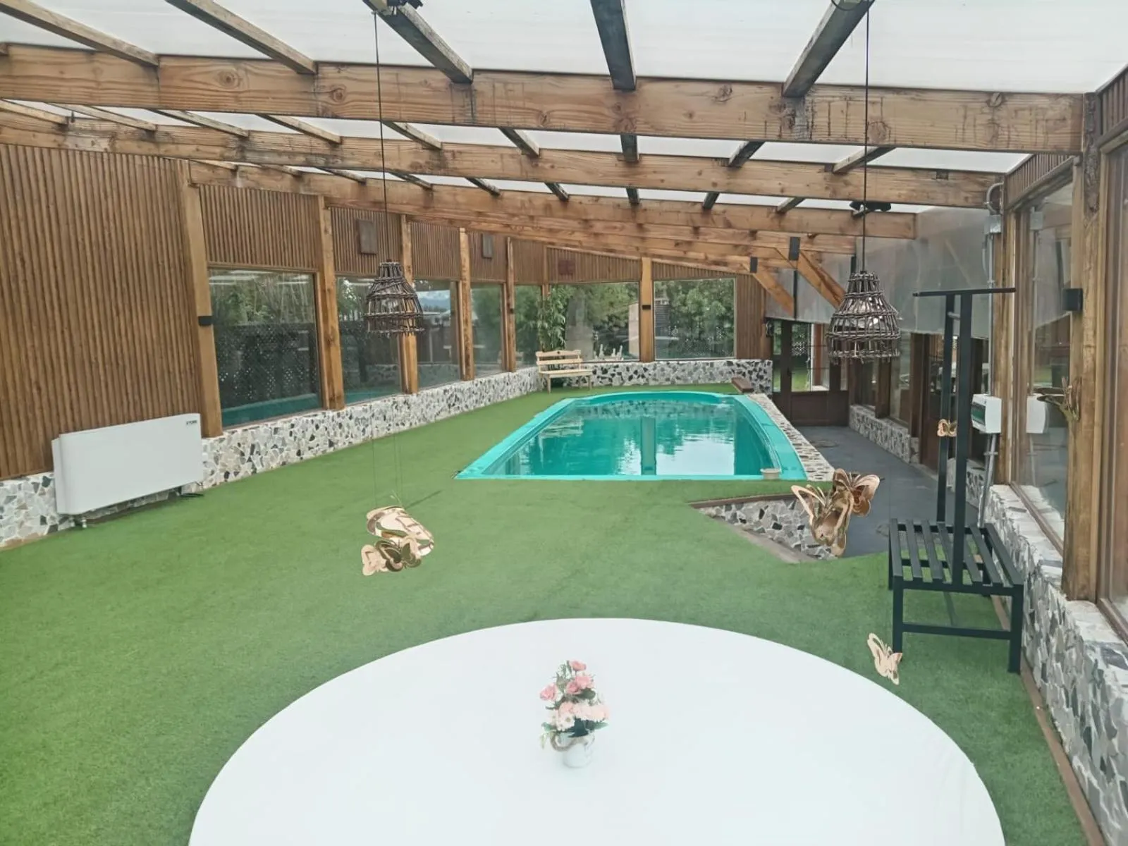 Swimming pool in Hostal Doble E Patagonia