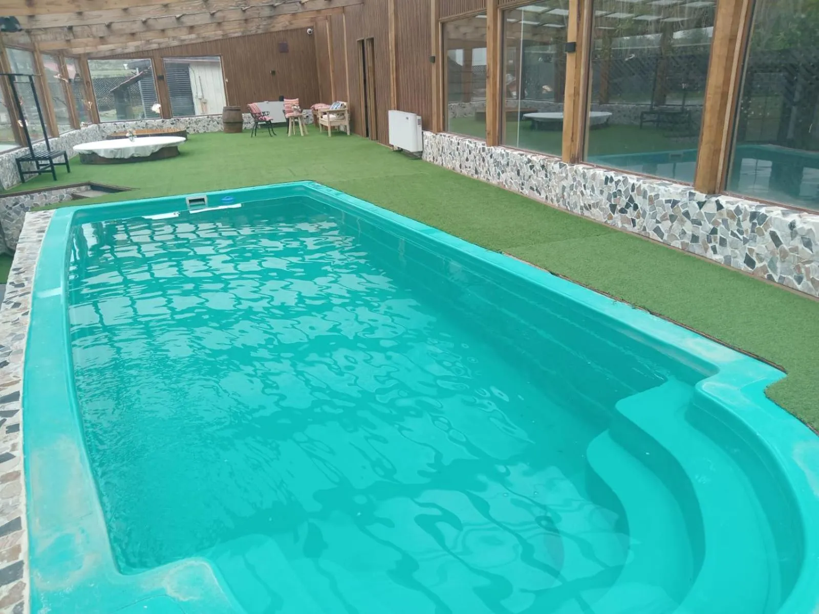 Swimming pool in Hostal Doble E Patagonia