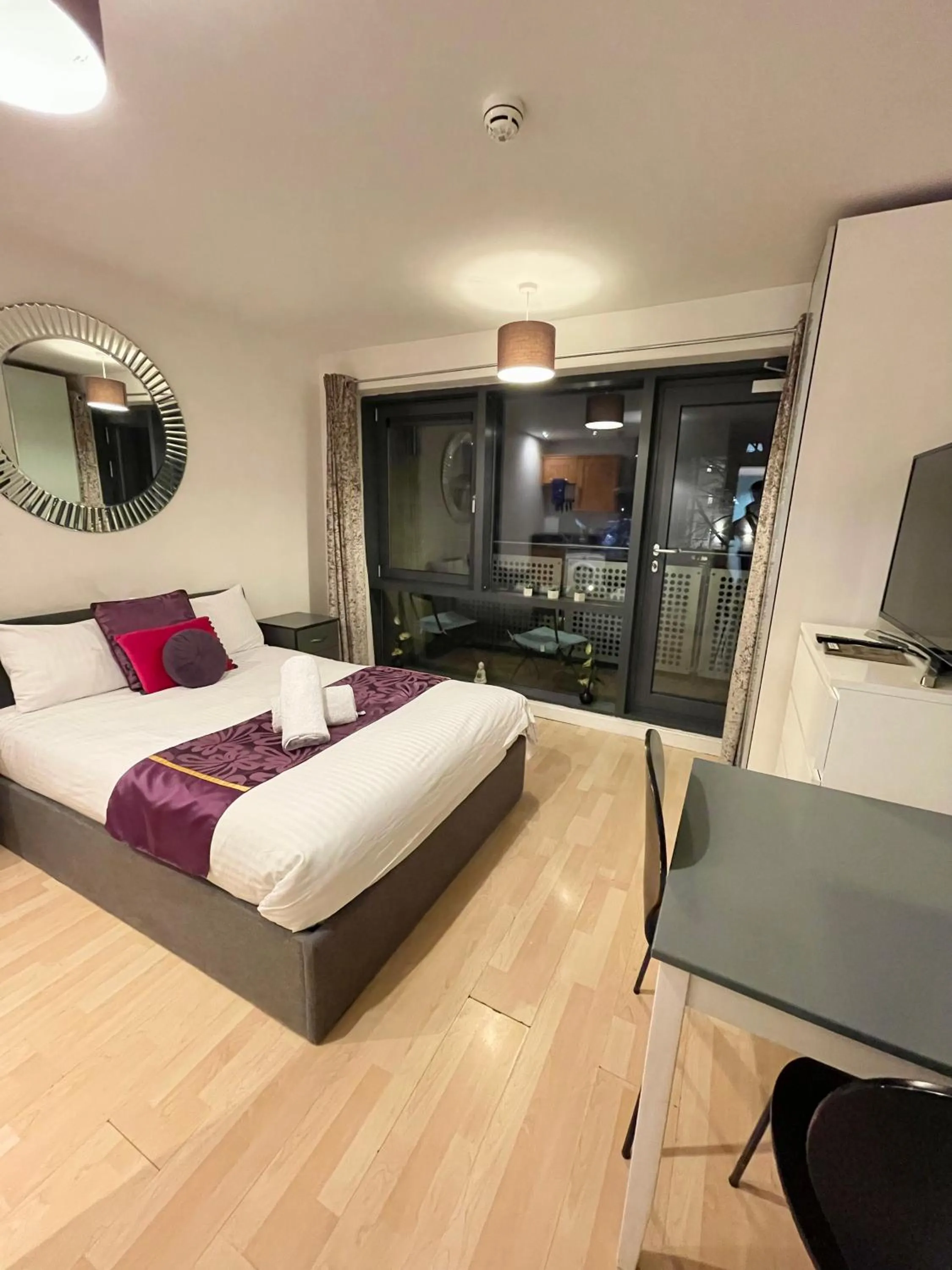 Photo of the whole room, Bed in Empire Serviced Apartments