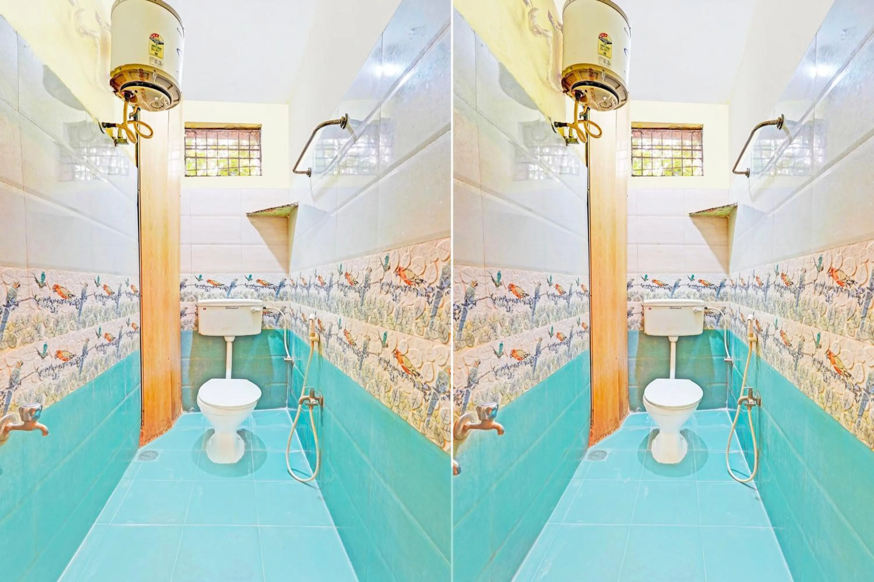 Bathroom in Super Hotel O Thavalakuppam Near Bus Stand