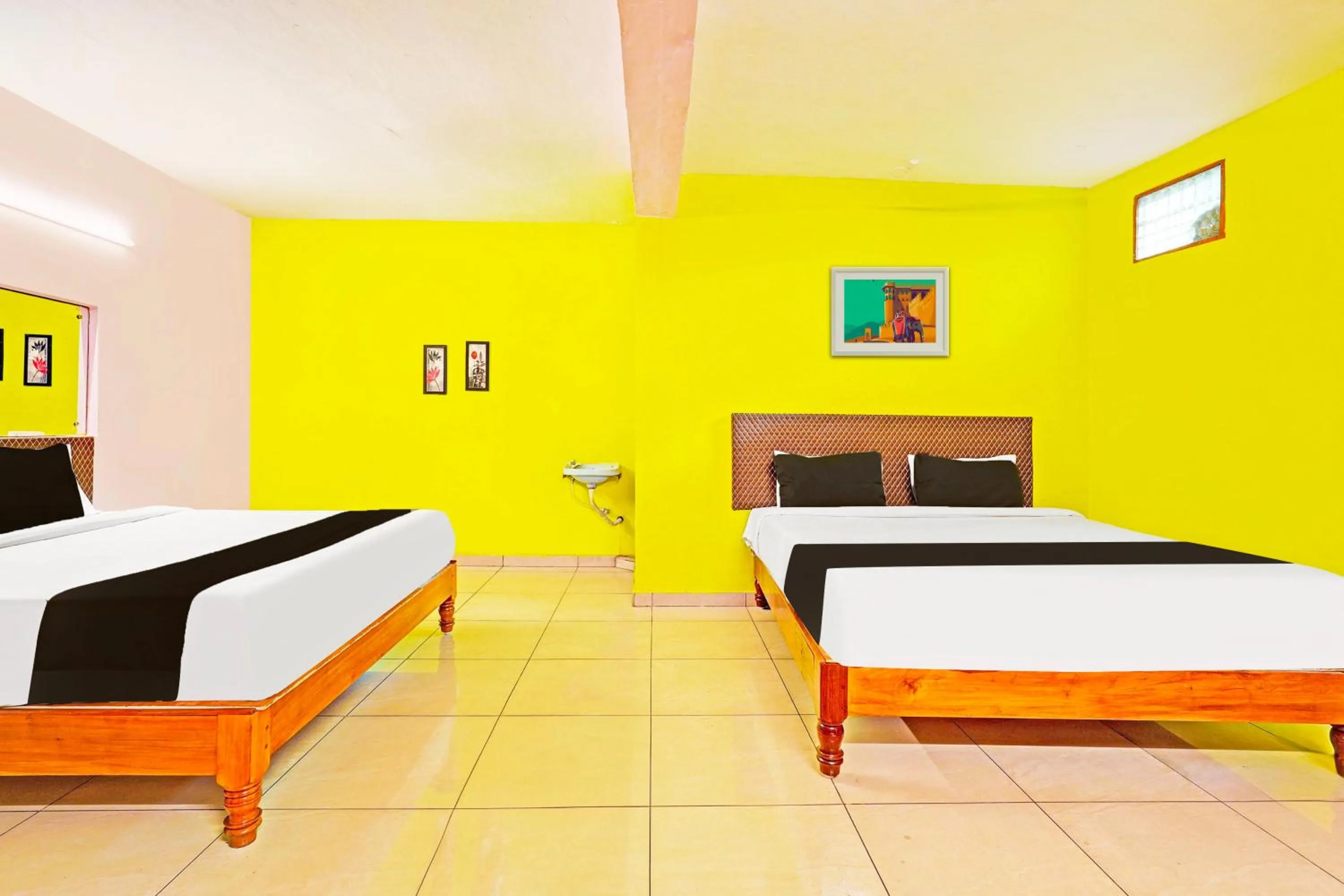 Bedroom, Bed in Super Hotel O Thavalakuppam Near Bus Stand