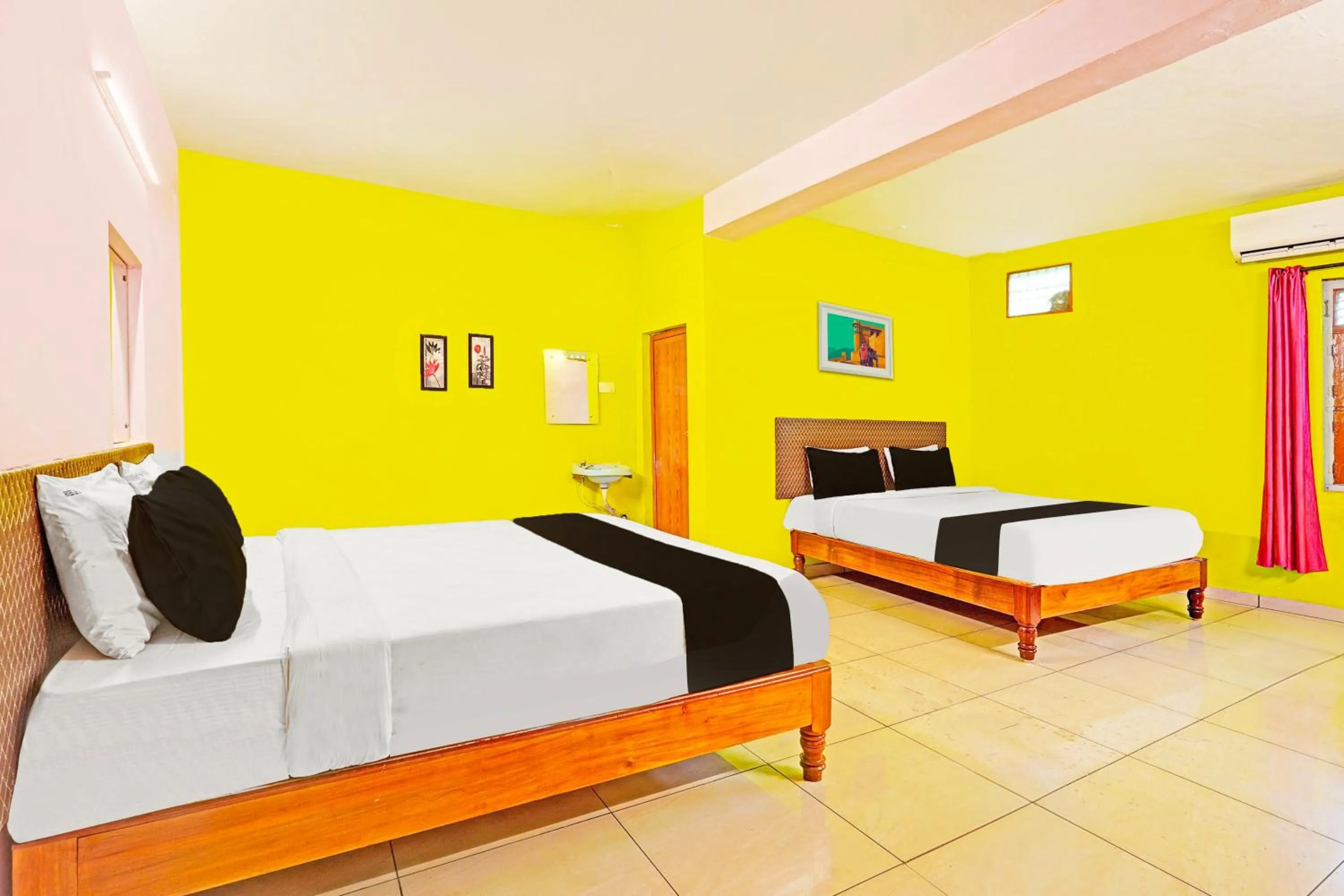 Bedroom, Bed in Super Hotel O Thavalakuppam Near Bus Stand