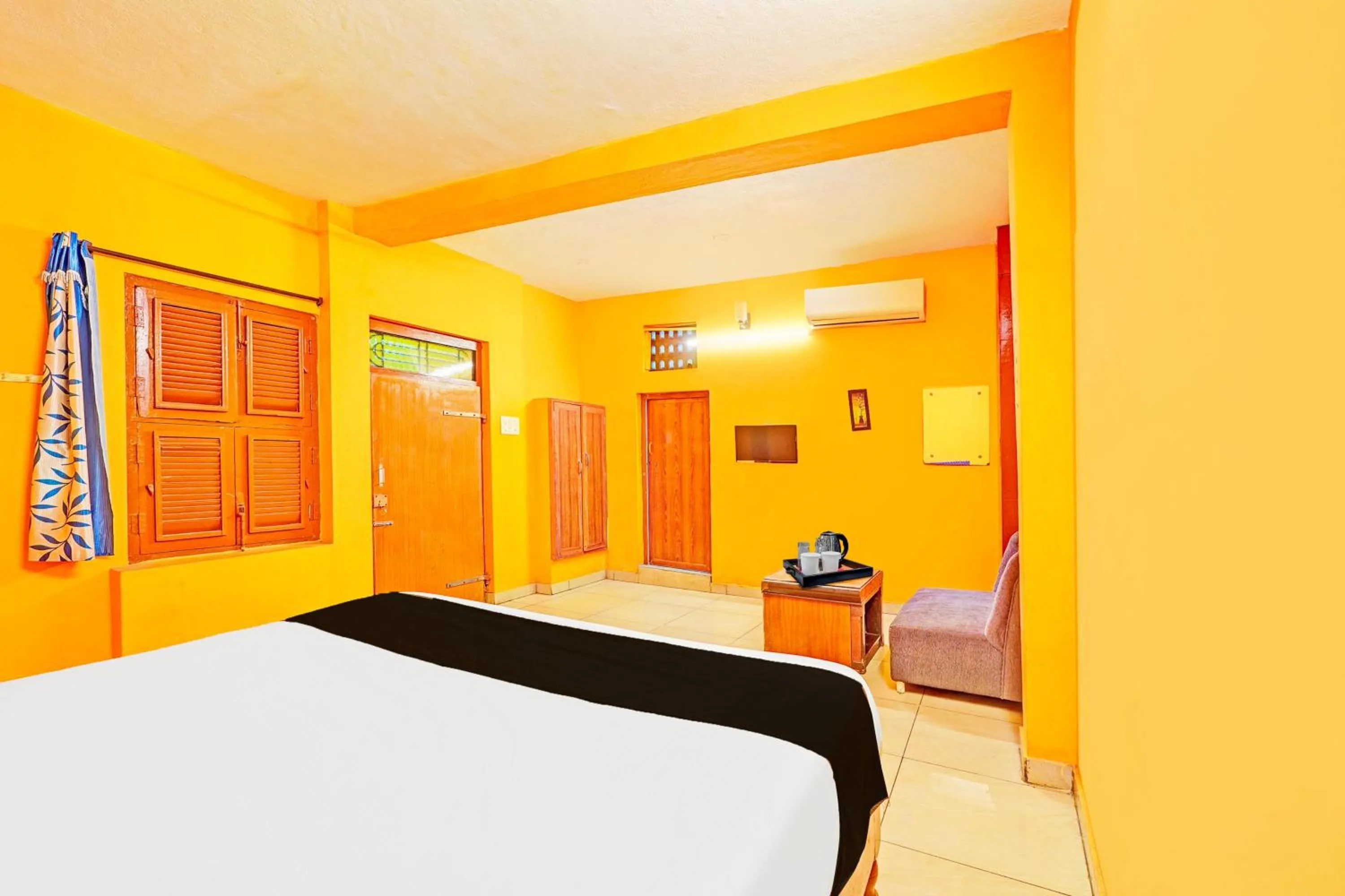 Bedroom, Bed in Super Hotel O Thavalakuppam Near Bus Stand