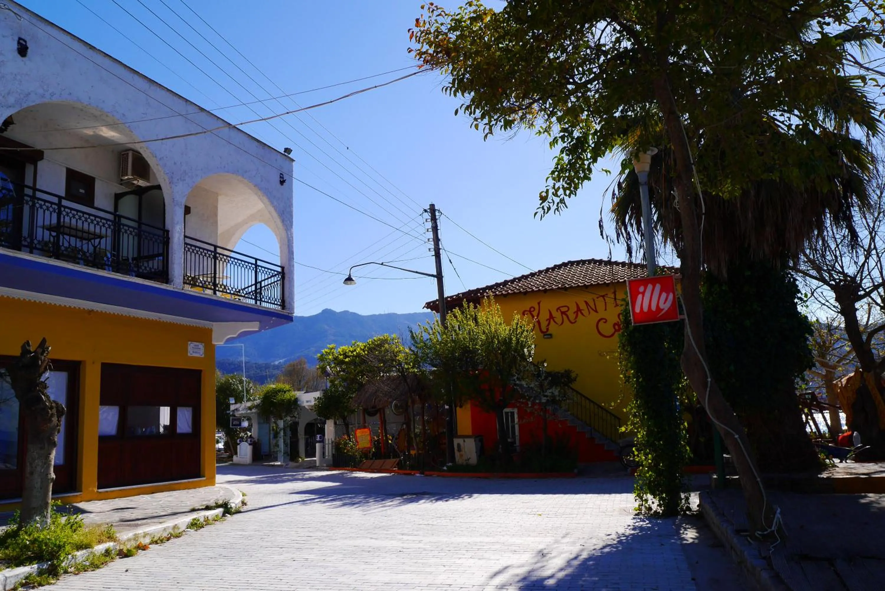 Property building in Captain's Beach Apartments