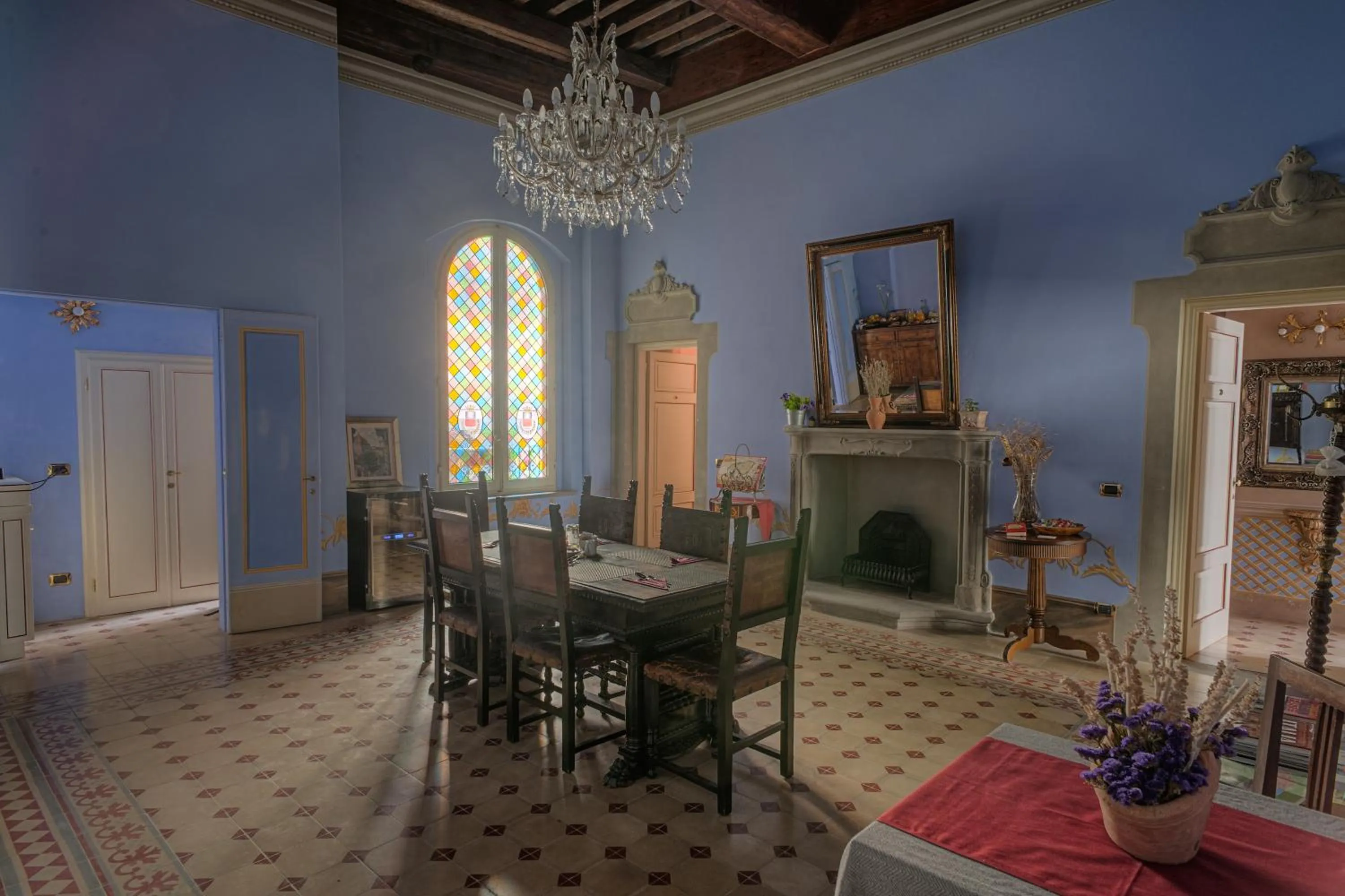 Communal lounge/ TV room in L'antica Bifore