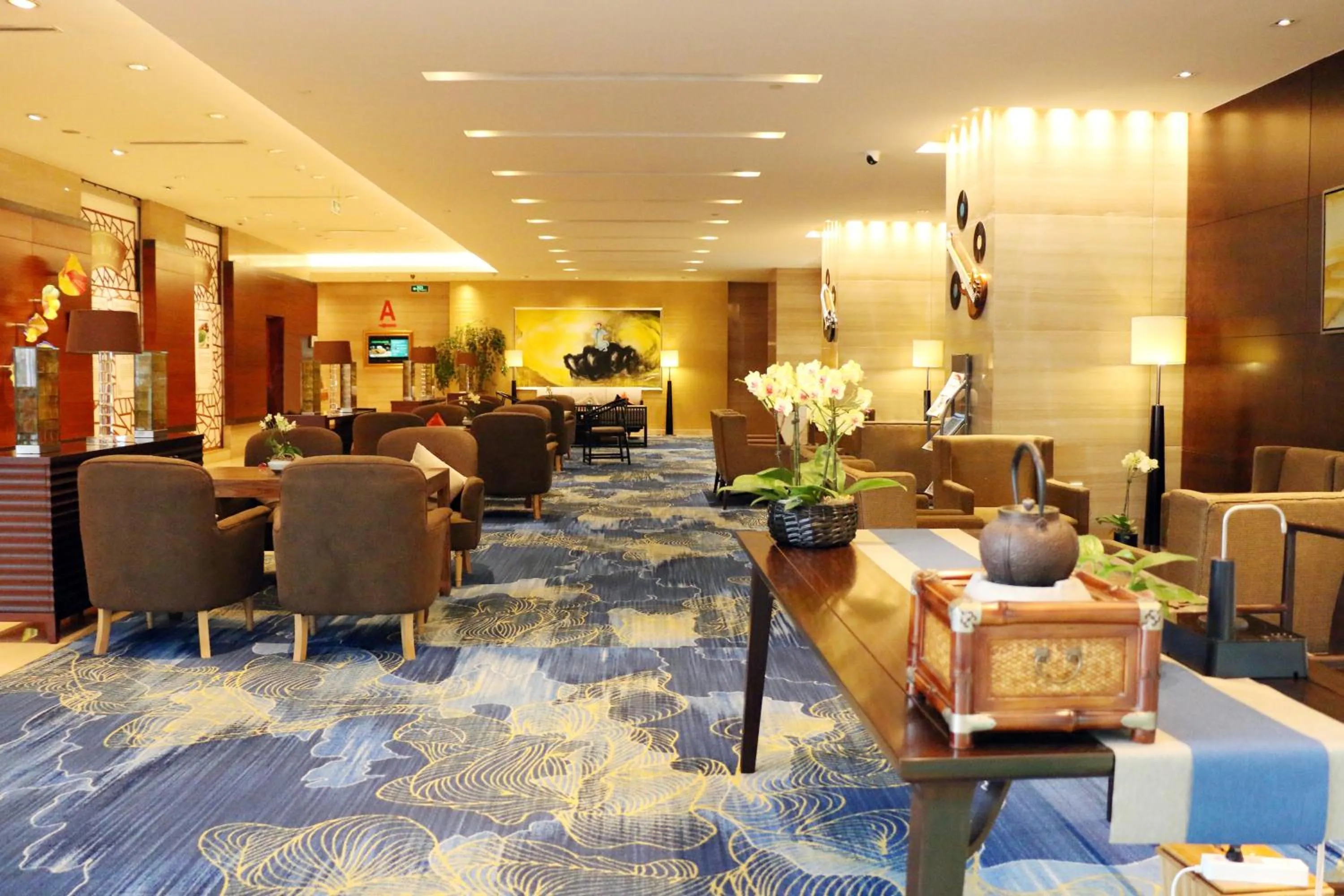 Lounge or bar in Holiday Inn Nanjing Aqua City by IHG