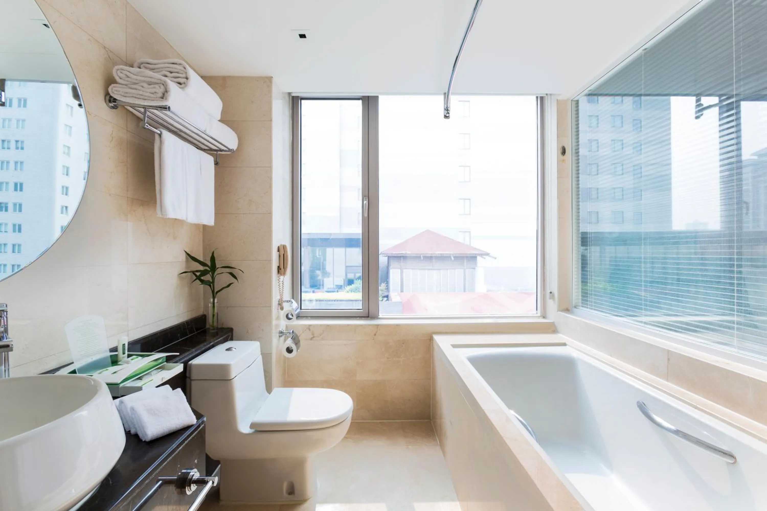 Photo of the whole room in Holiday Inn Nanjing Aqua City by IHG