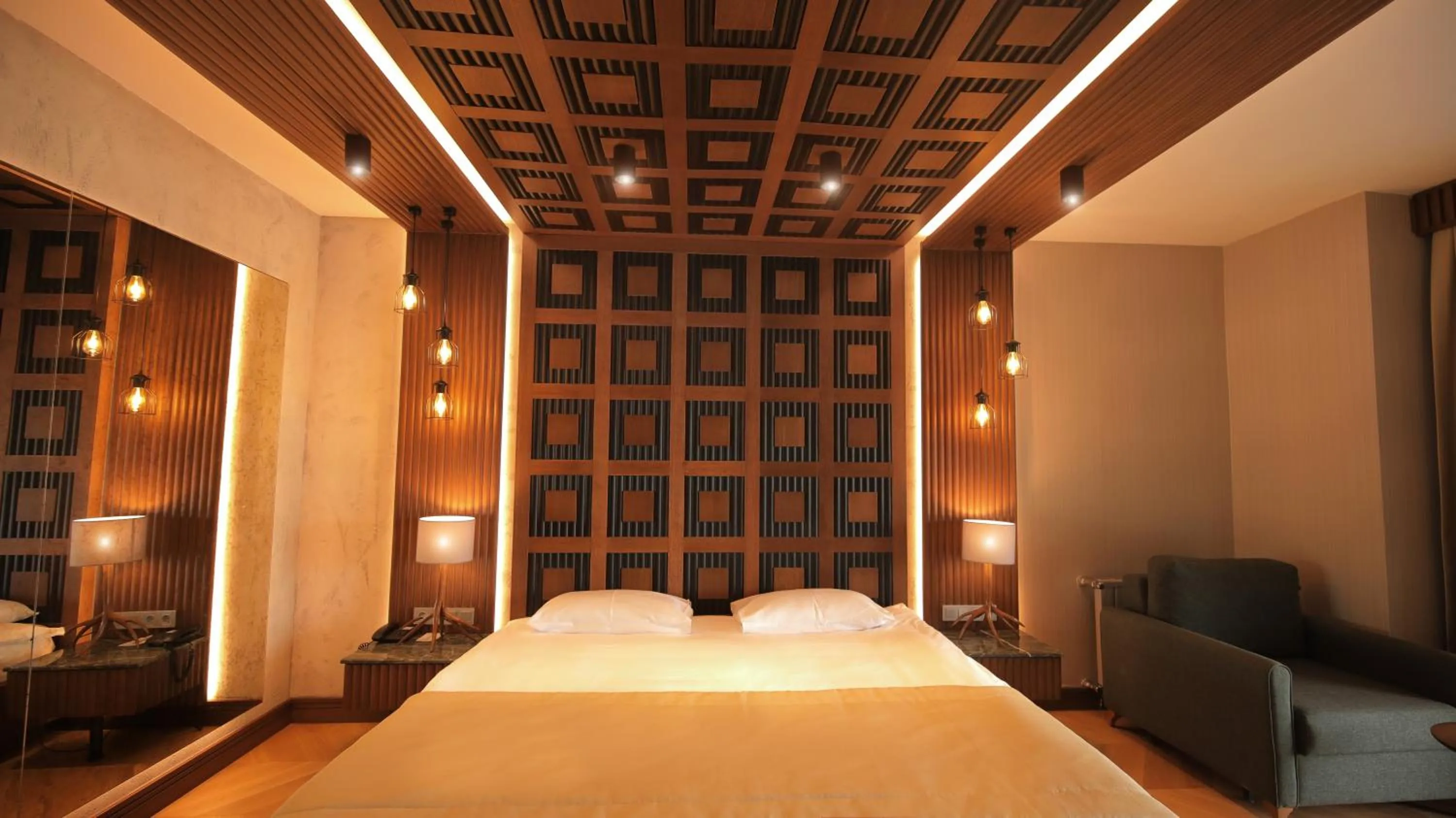 Spring, Bed in Abant Kosk Oteli