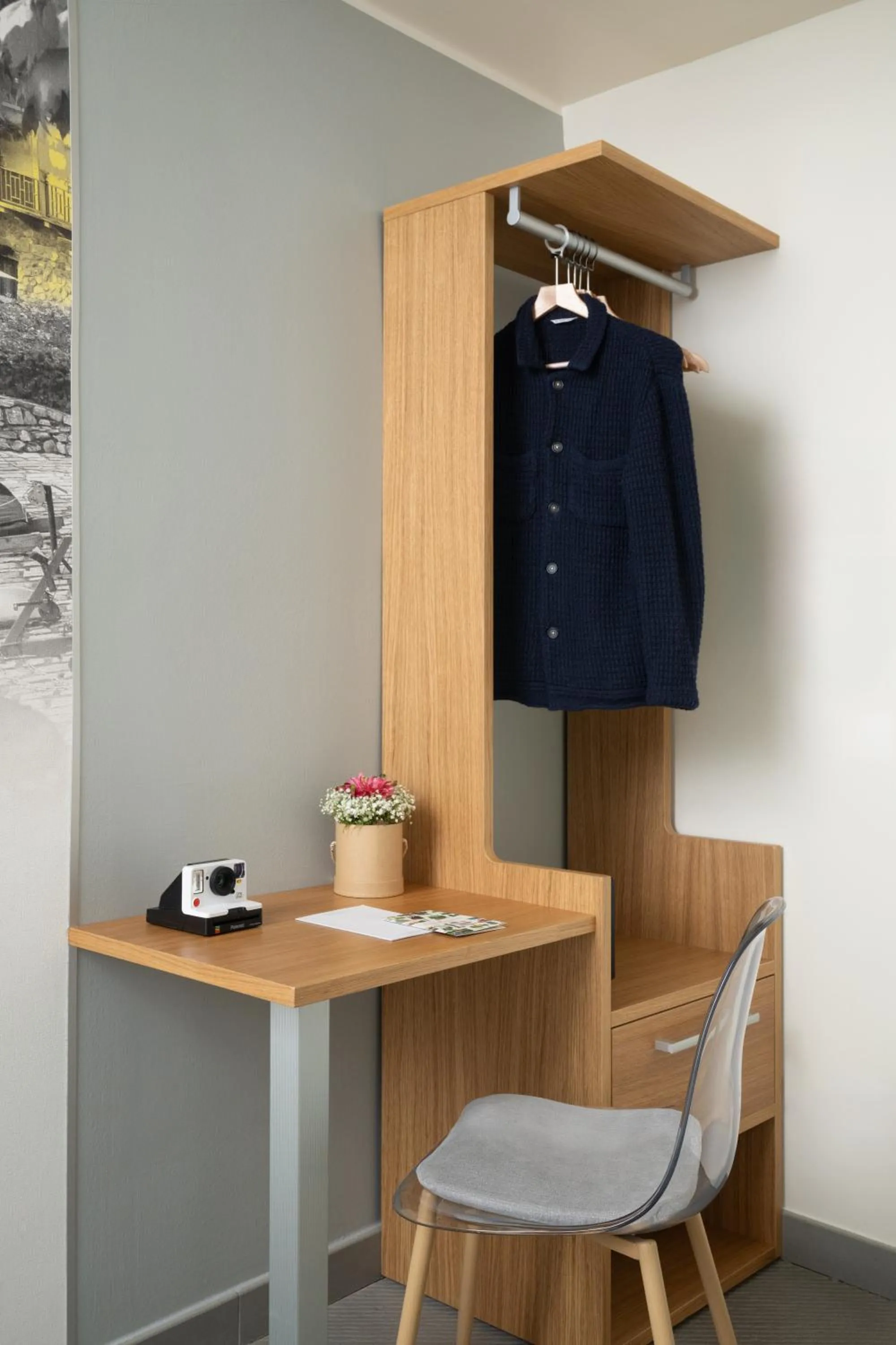 wardrobe in Avenue Boutique Hotel