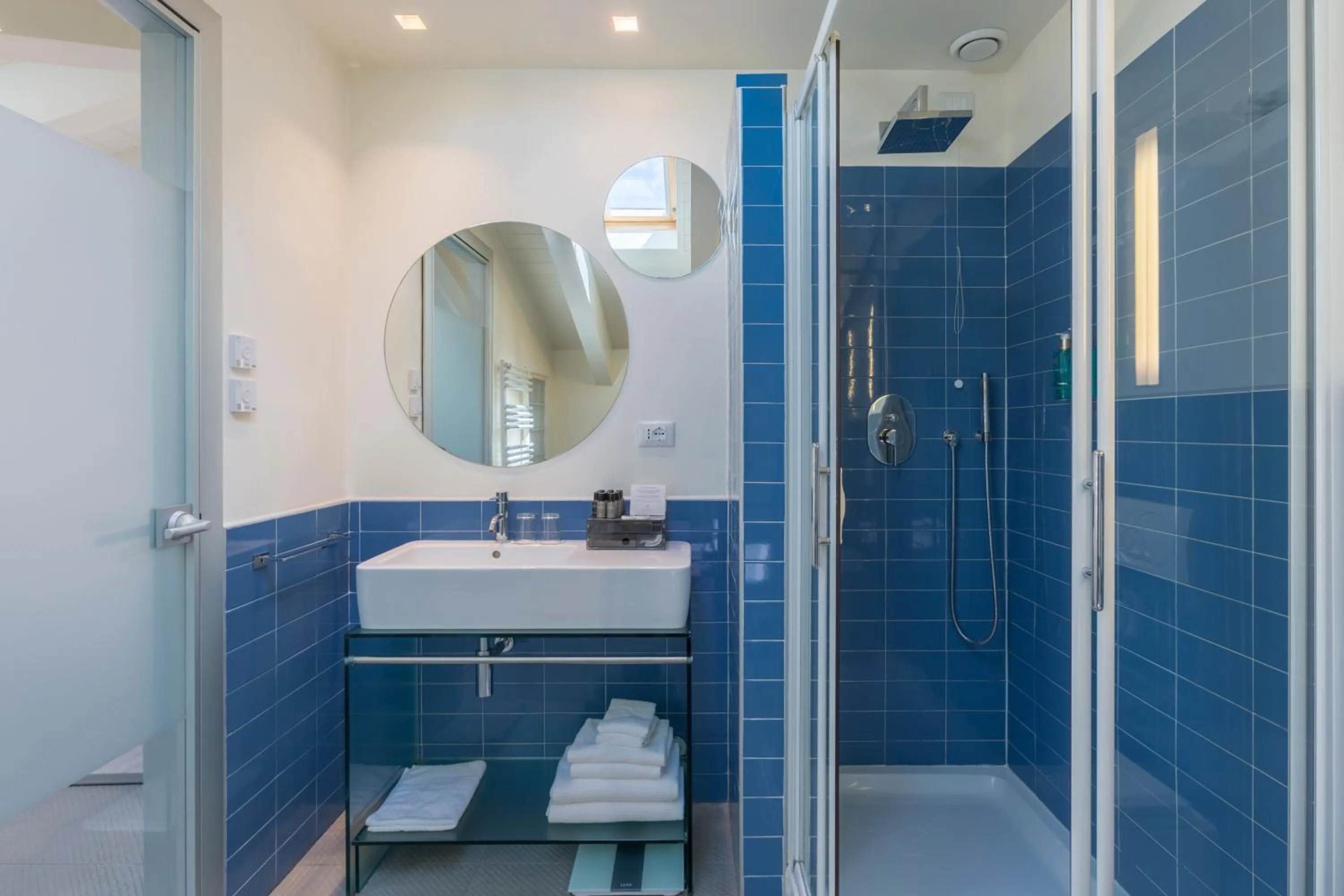 Shower in Avenue Boutique Hotel