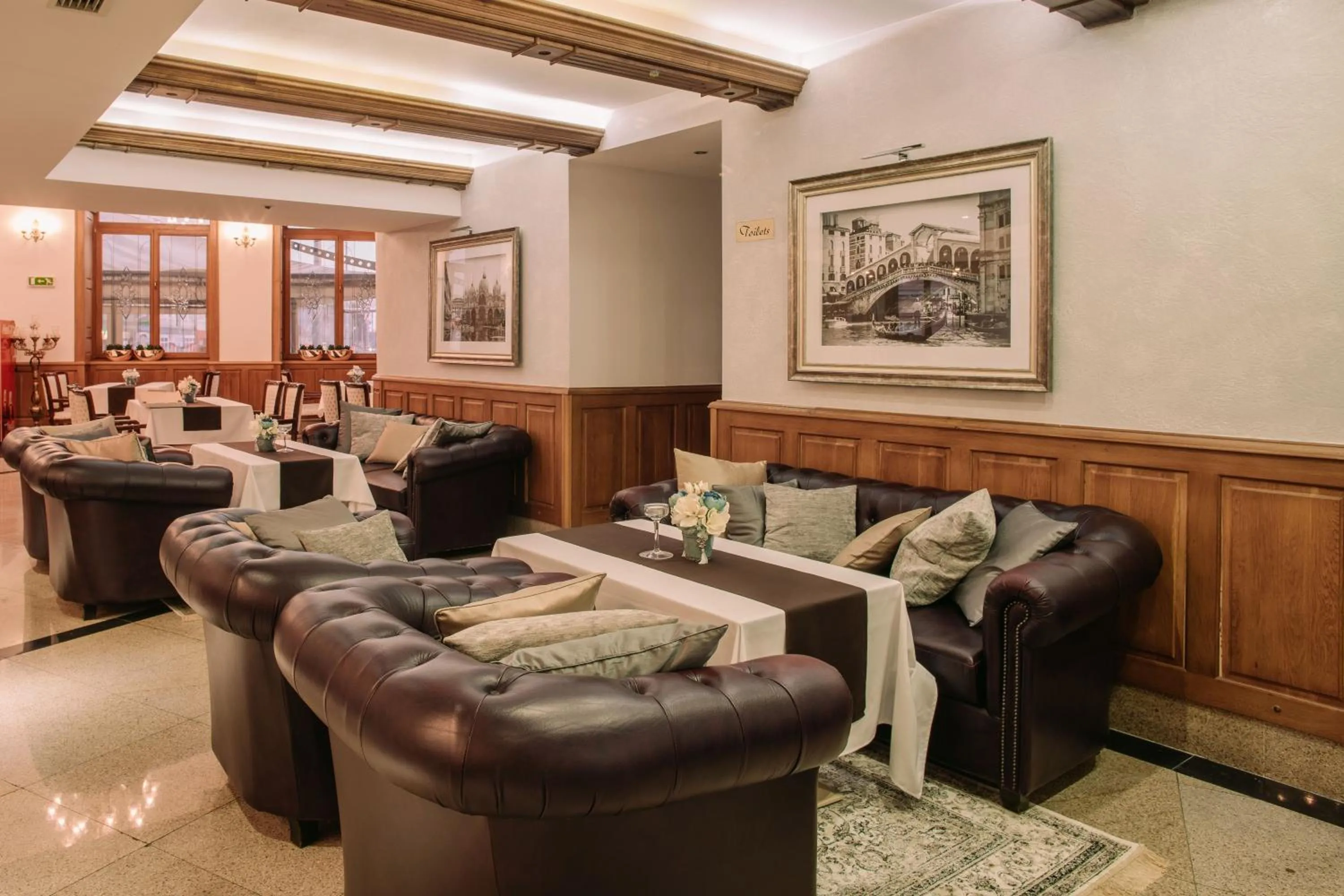 Restaurant/places to eat in Grand Hotel Sole