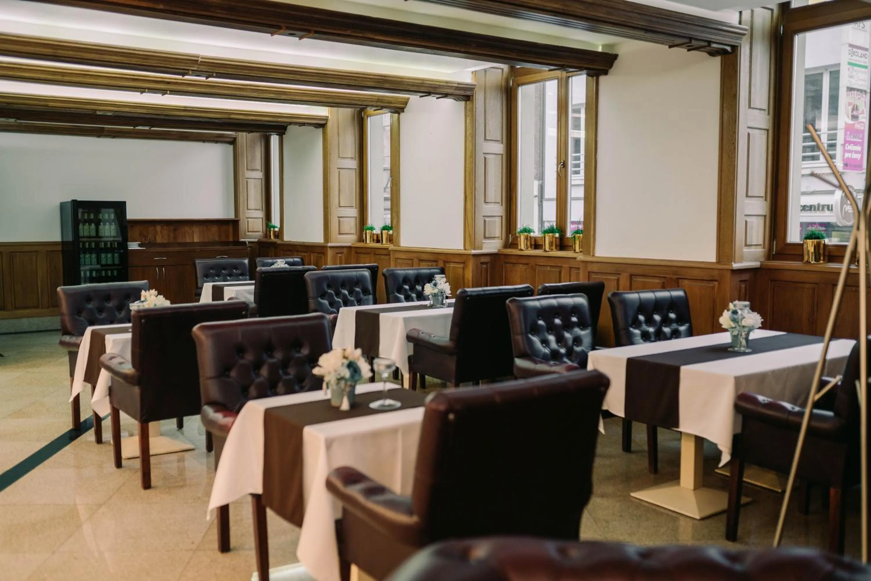 Restaurant/places to eat in Grand Hotel Sole