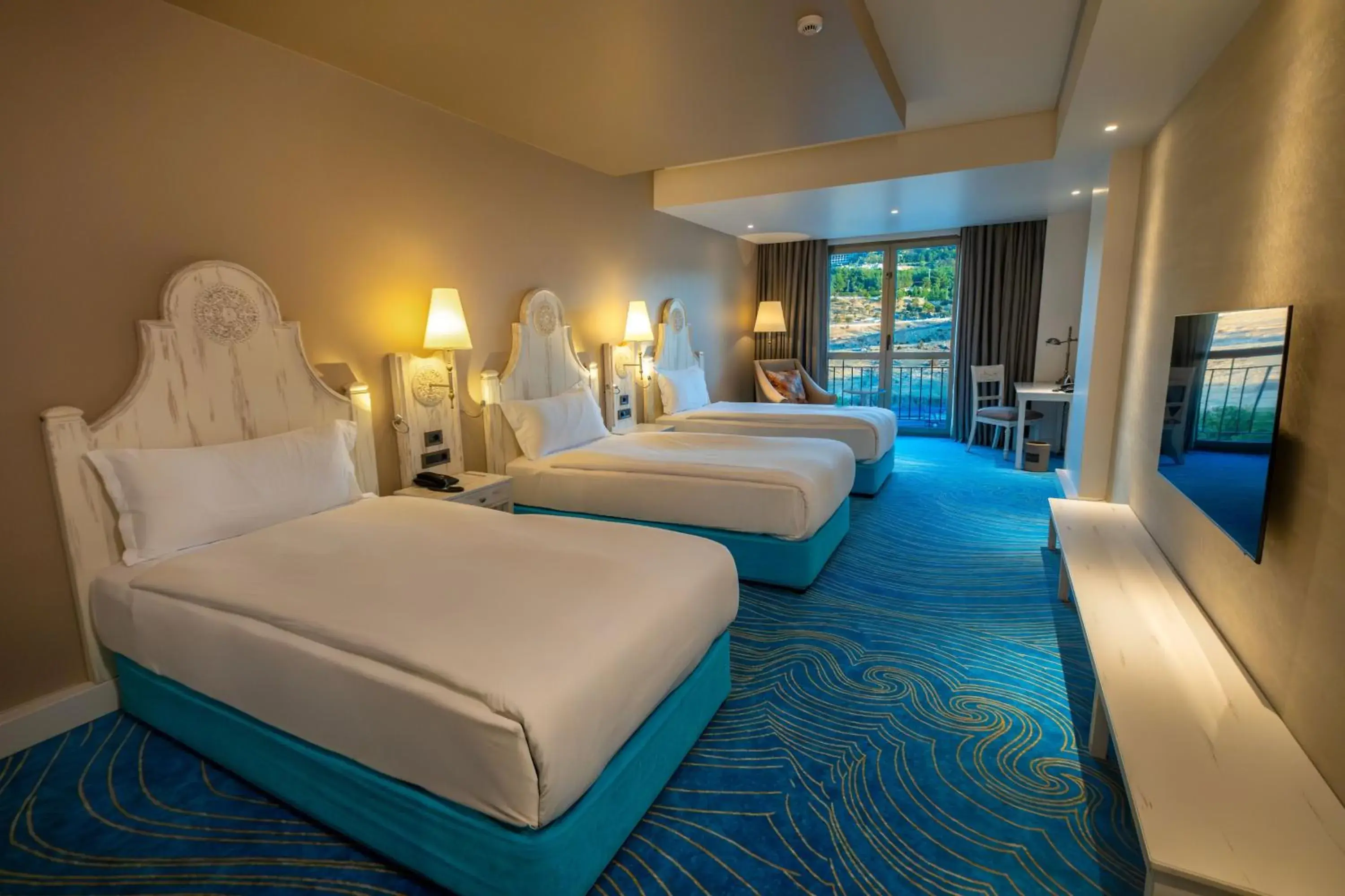 Large Triple Room with Three Single Beds - Smoking in Ramada Plaza by Wyndham Mardin Large Triple Room with Three Single Beds - Smoking in Ramada Plaza by Wyndham Mardin