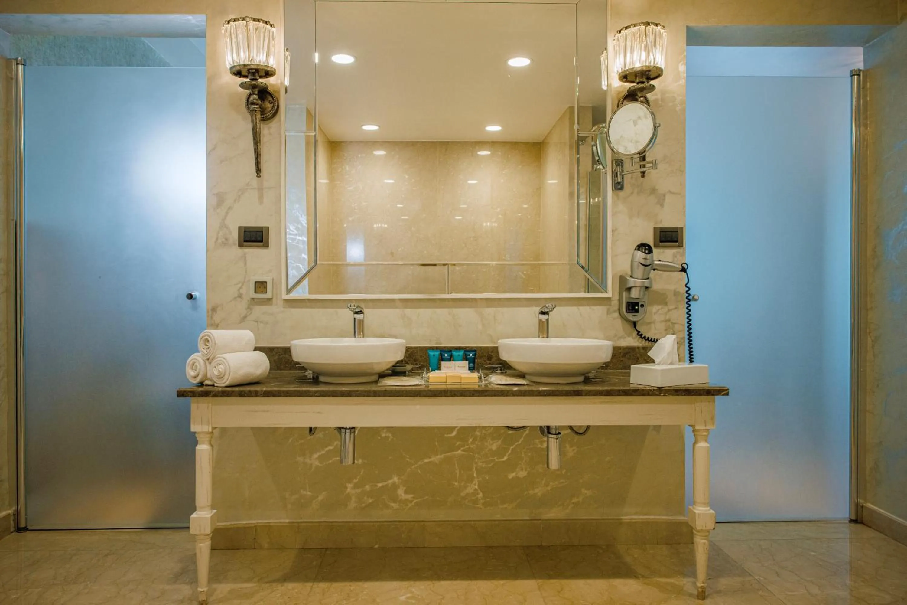 Bathroom in Ramada Plaza by Wyndham Mardin