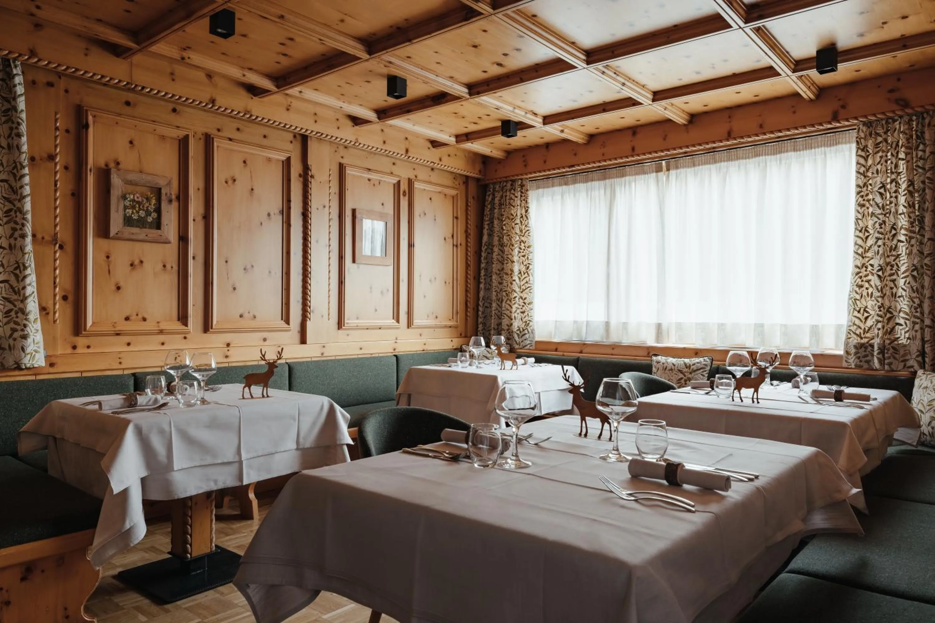 Restaurant/places to eat in Hotel Pradat