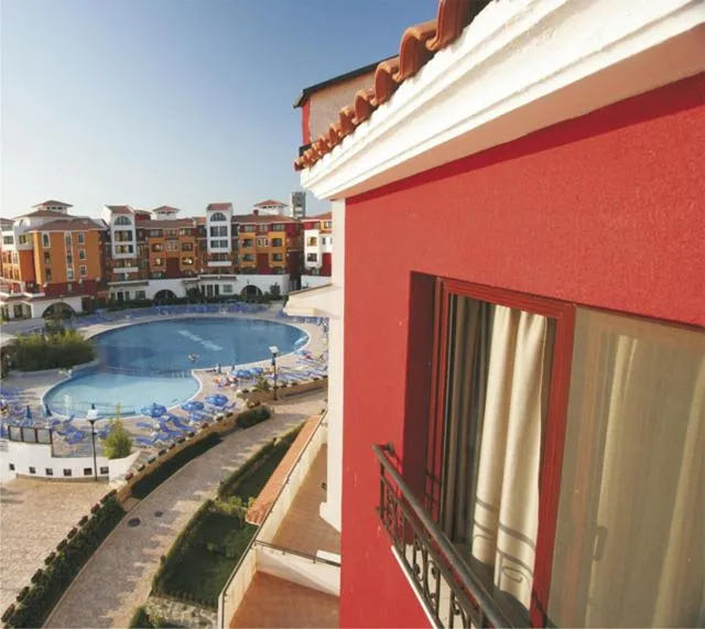 Swimming pool in Marina Cape Vacation Complex