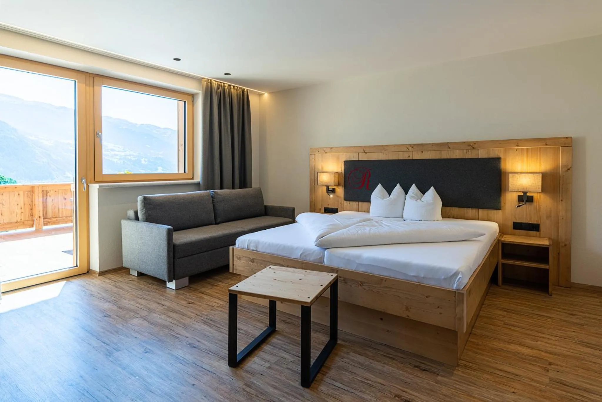 Photo of the whole room, Bed in Hotel Garni Romantik