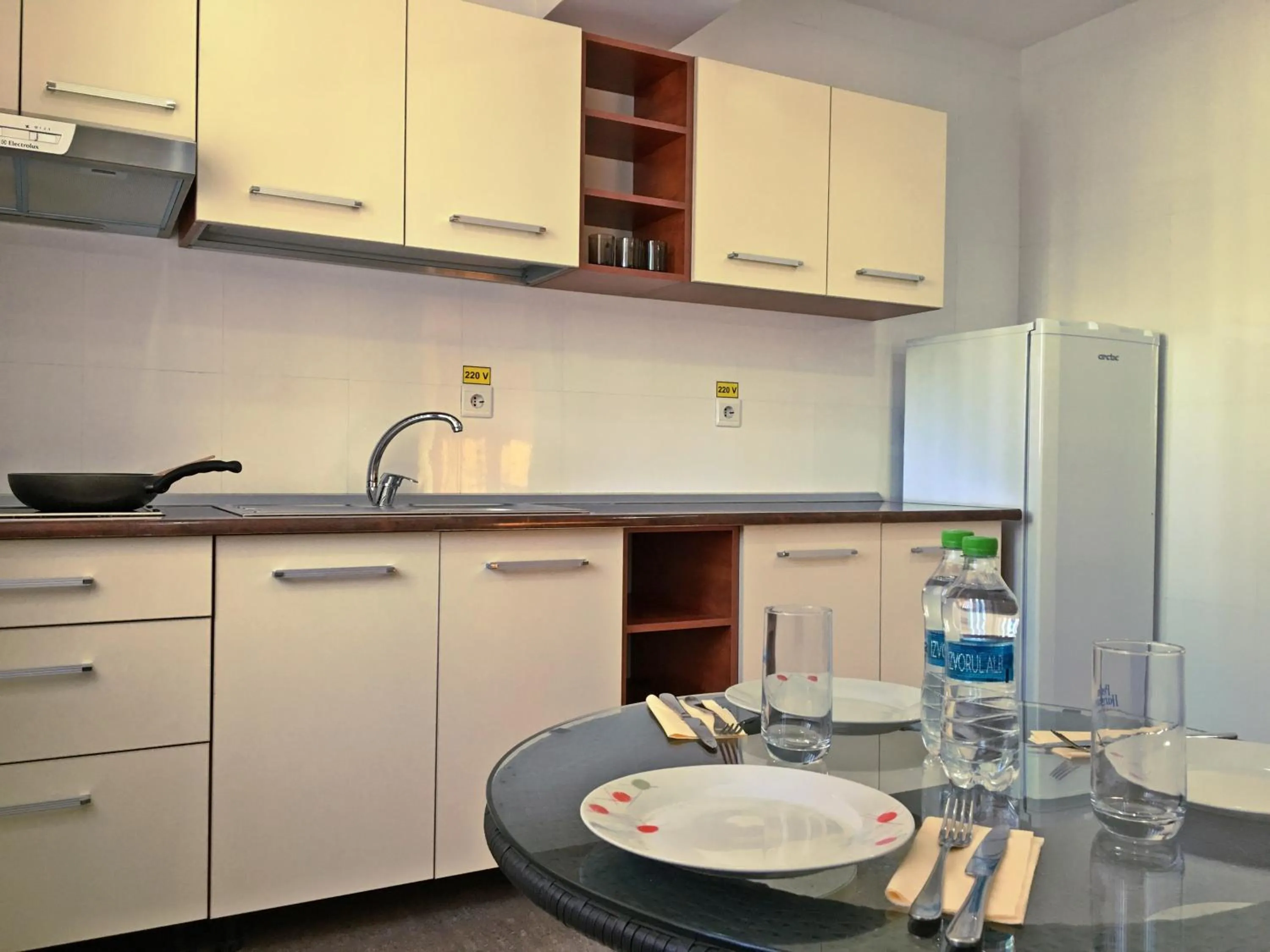 Kitchen or kitchenette in Lira Pacific Aparthotel