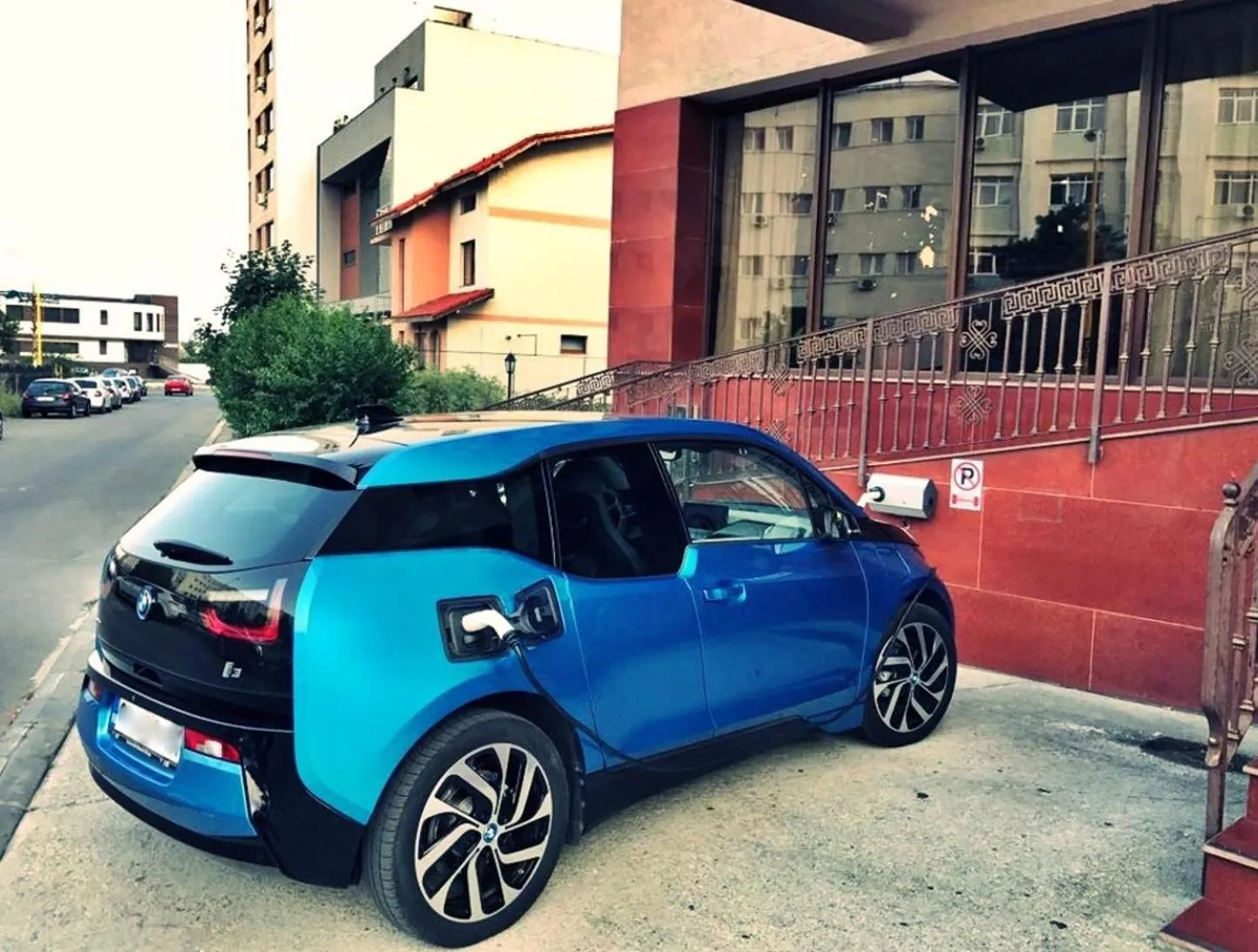 Property building in Lira Pacific Aparthotel