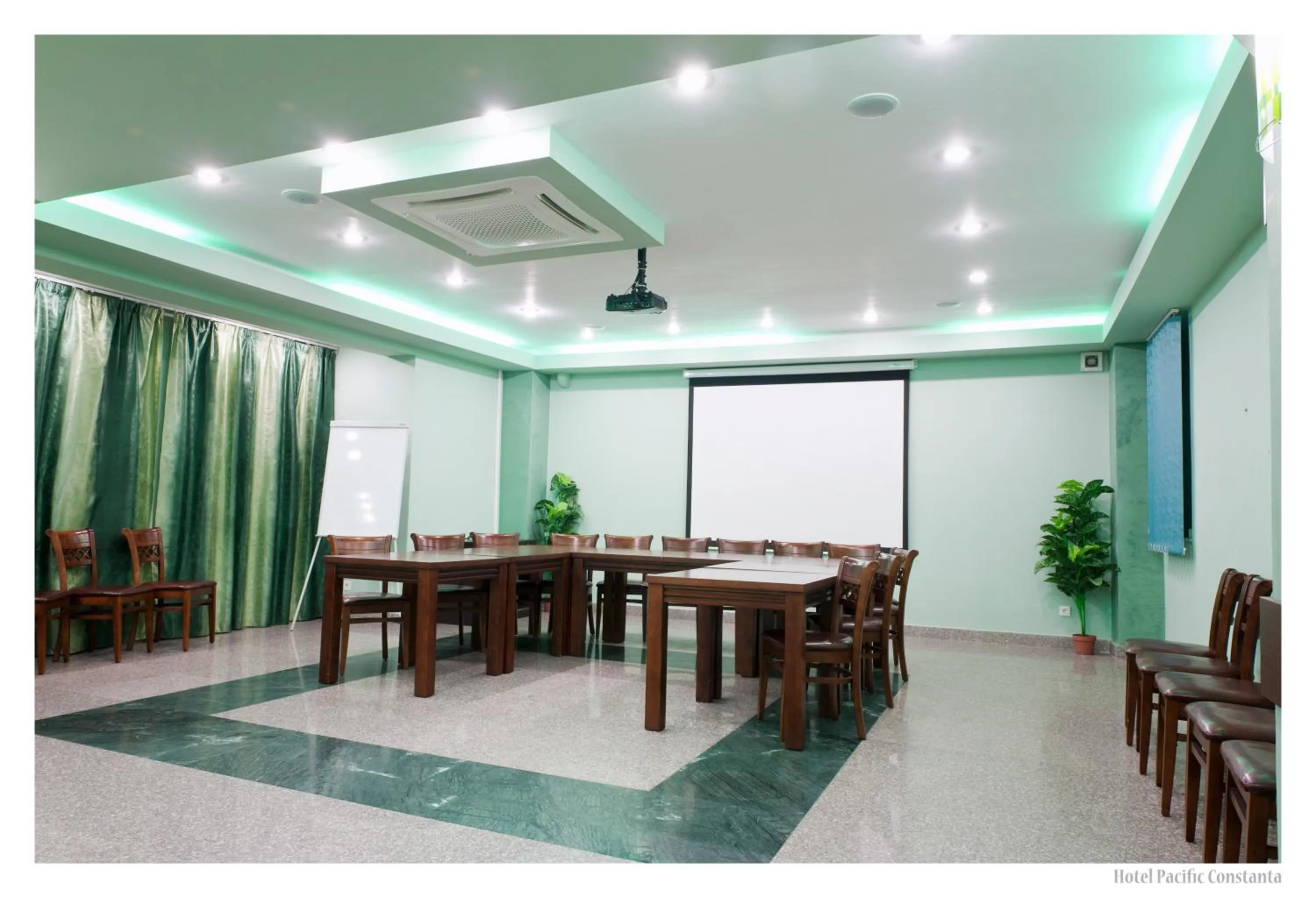 Business facilities in Lira Pacific Aparthotel