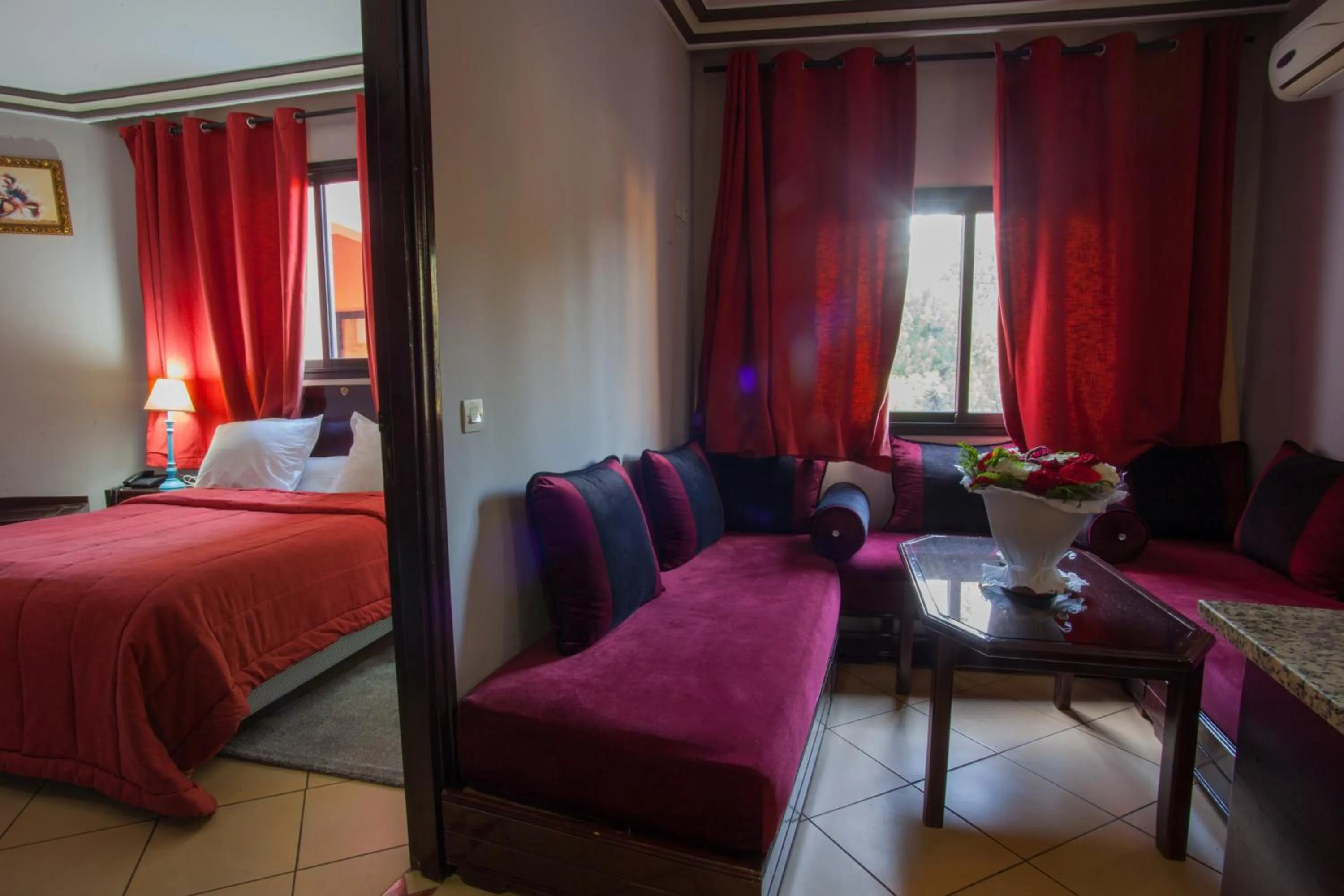 Photo of the whole room, Bed in Residence Hotel Assounfou