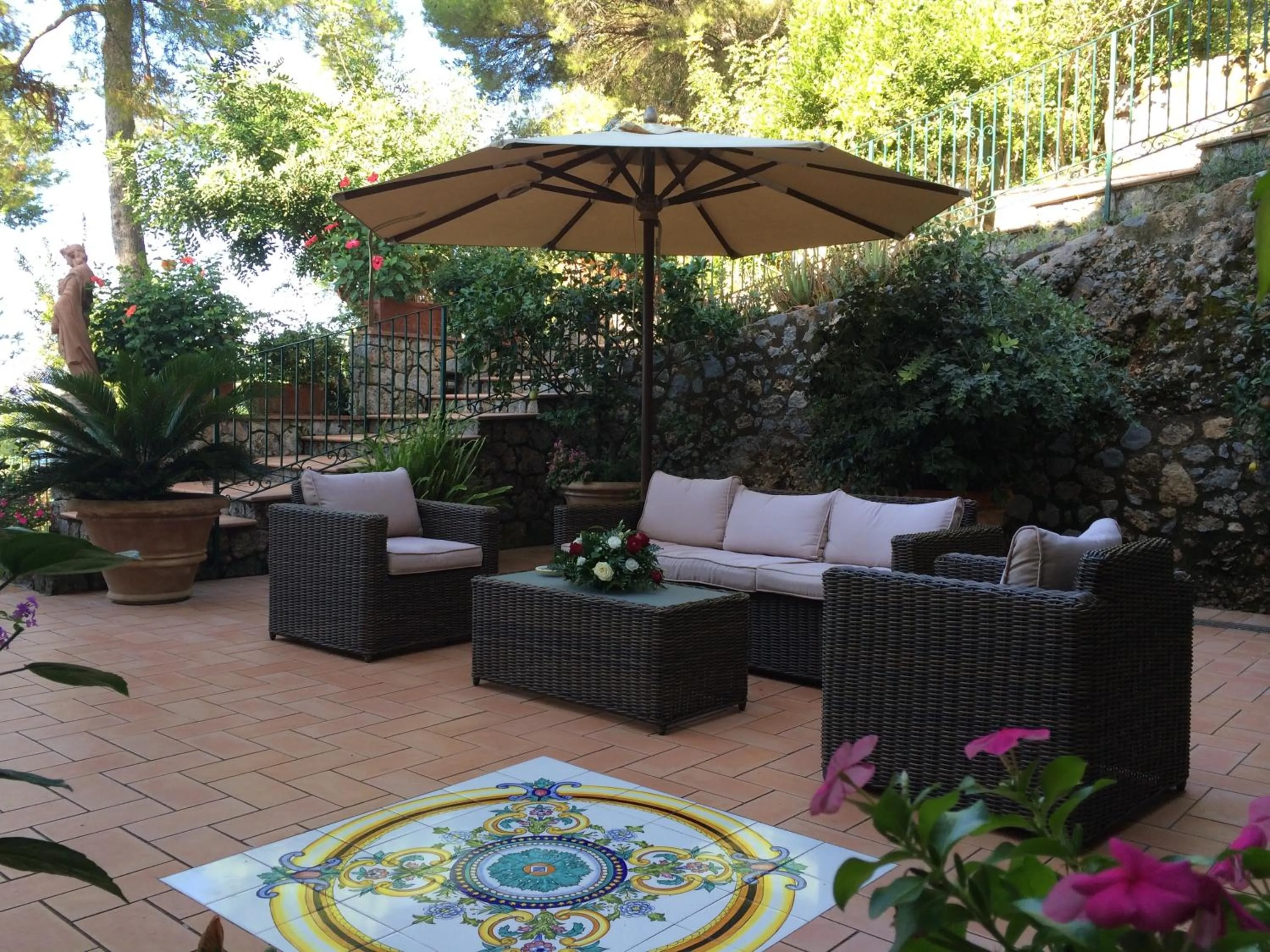 Facade/entrance in Hotel Villa Delle Meraviglie