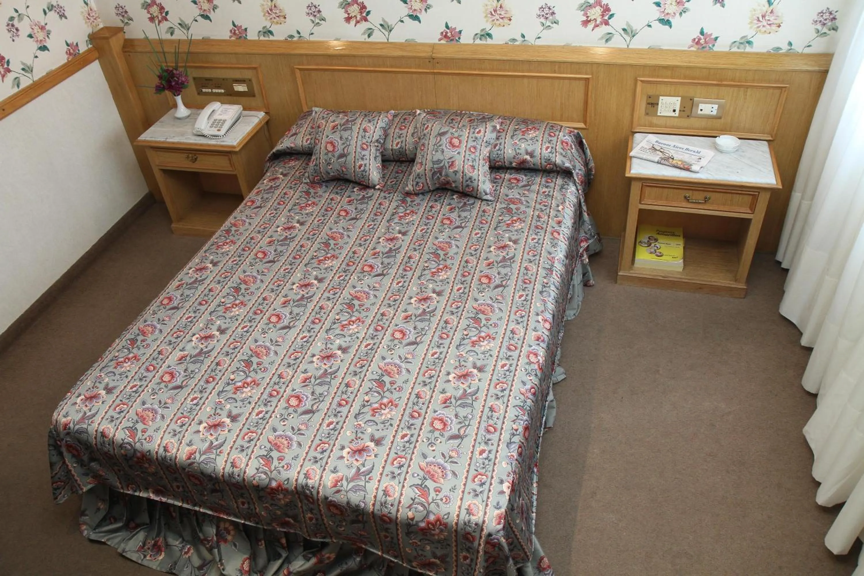 Bedroom, Bed in Gran Hotel Ailen